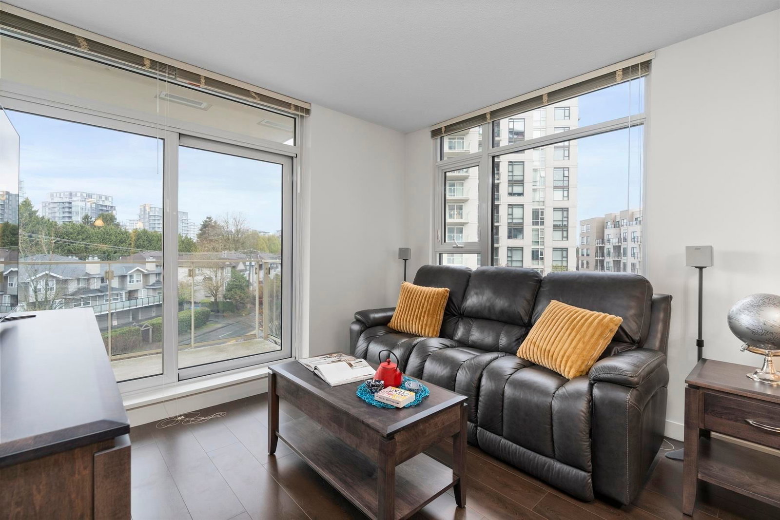 Listing Image 11