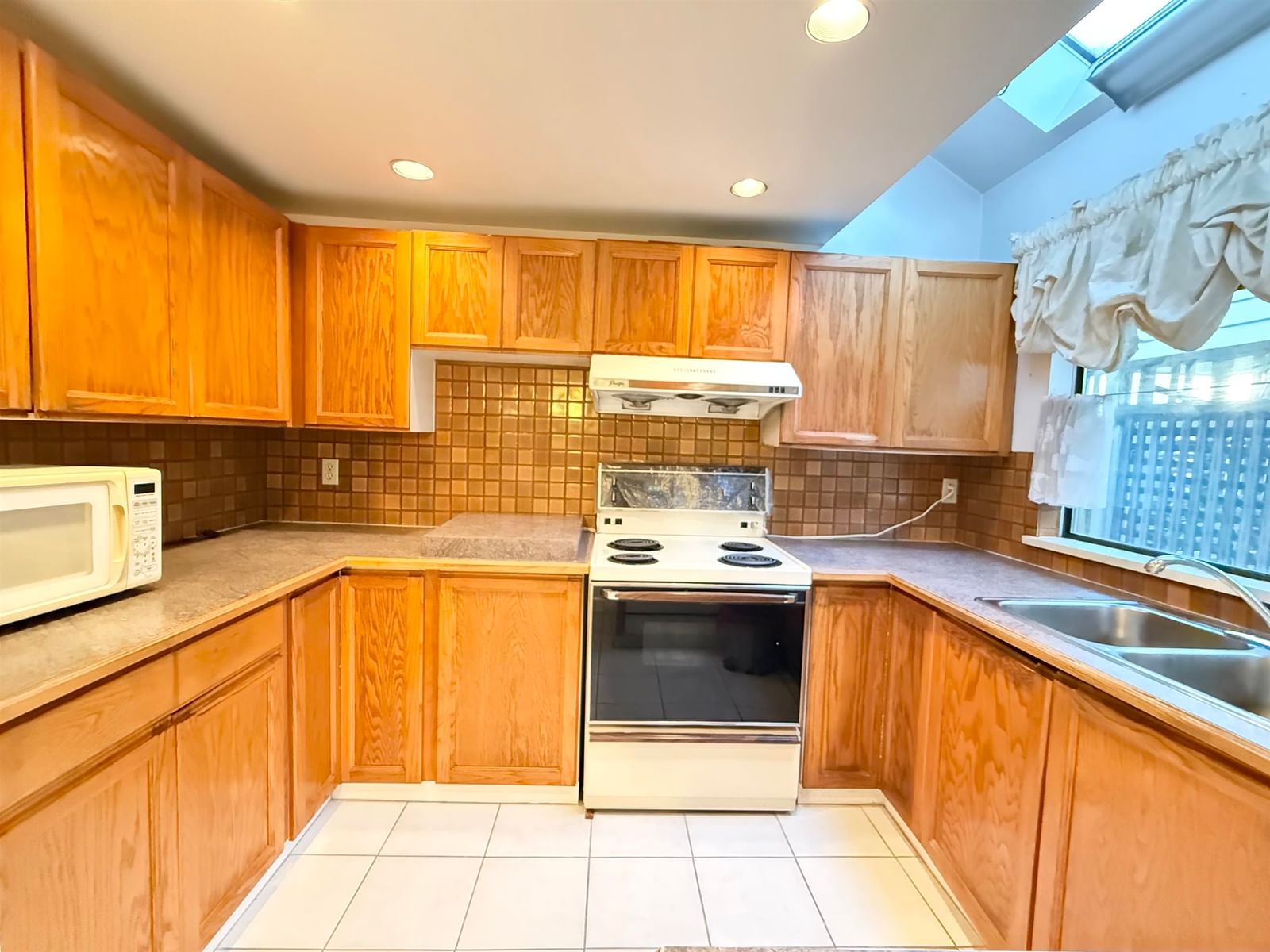 Listing Image 16