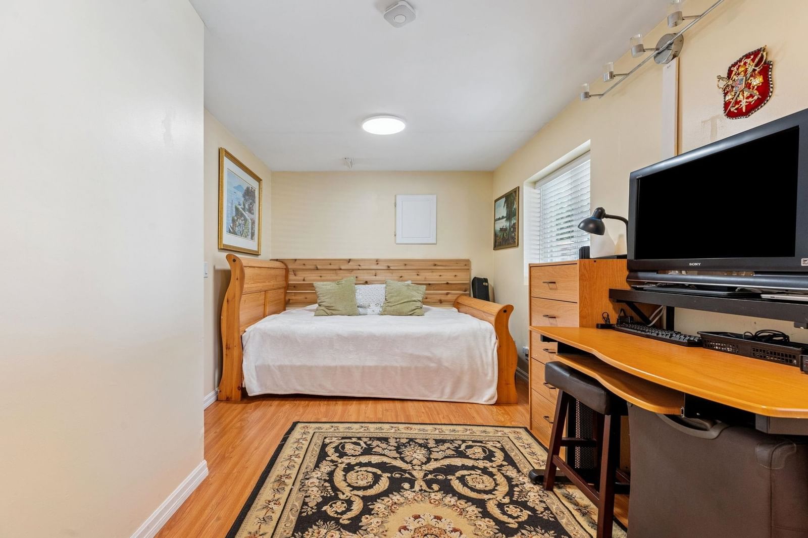 Listing Image 15