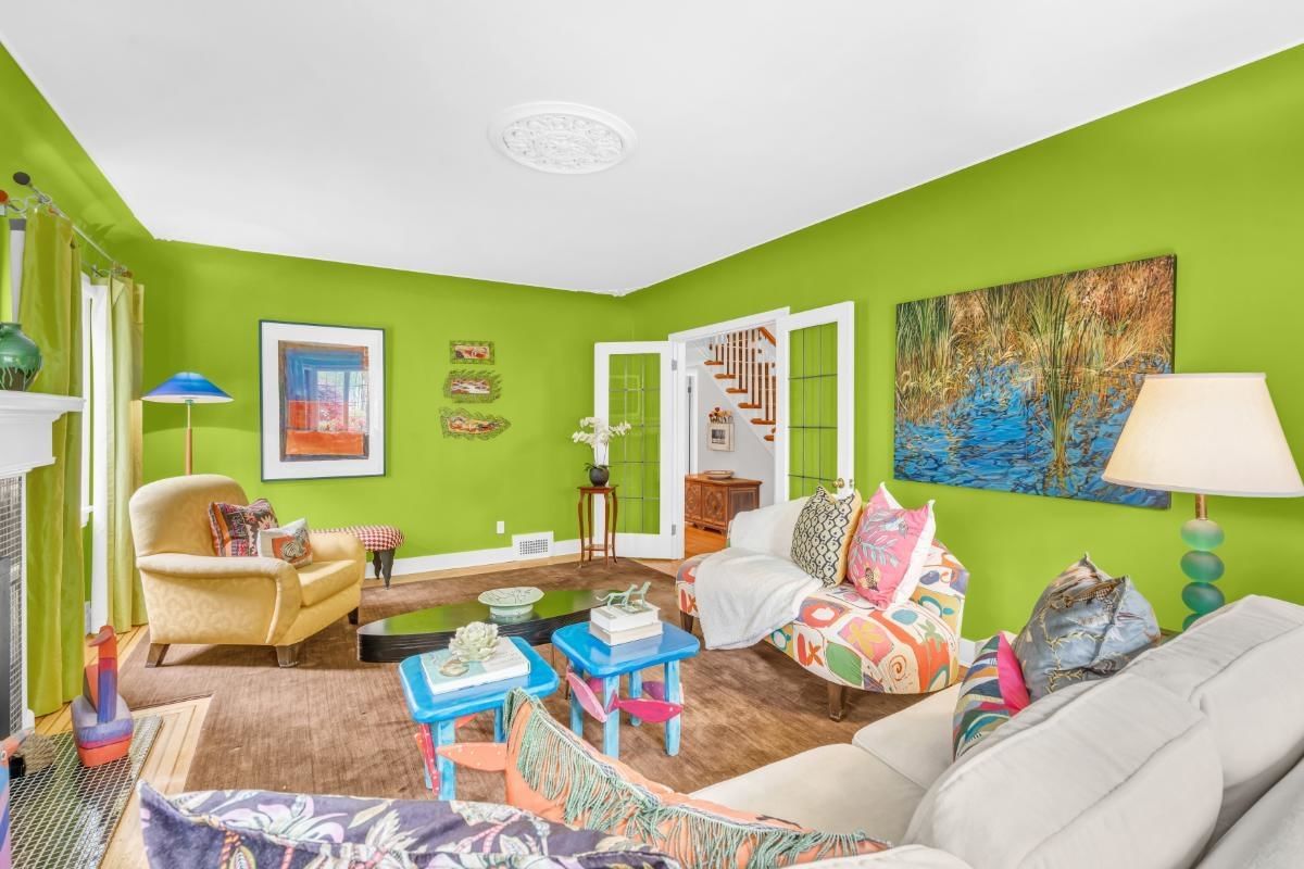 Listing Image 11