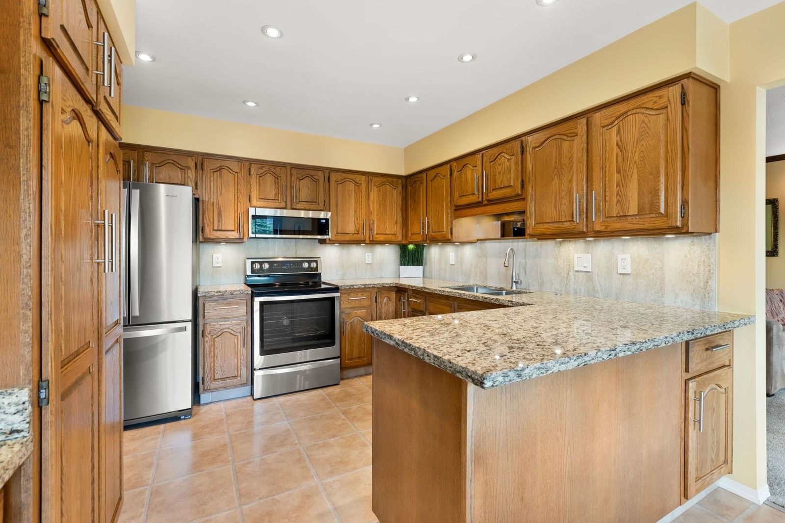 Listing Image 11