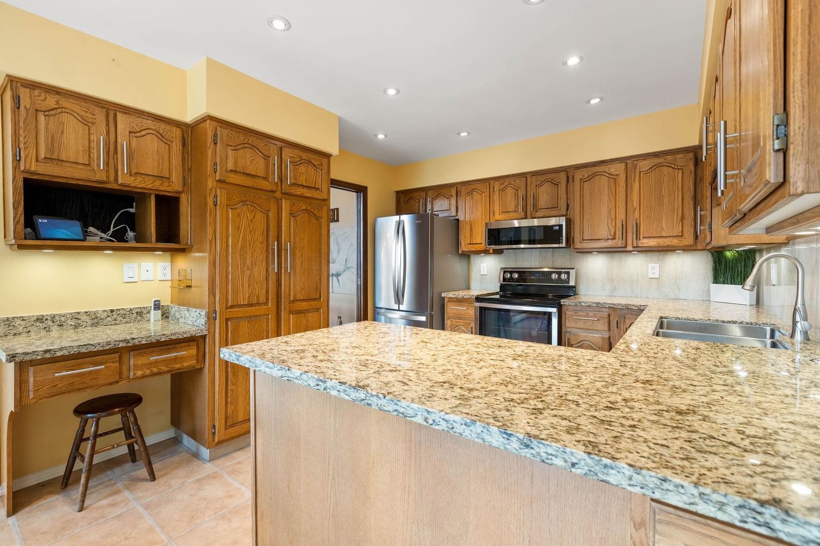 Listing Image 12