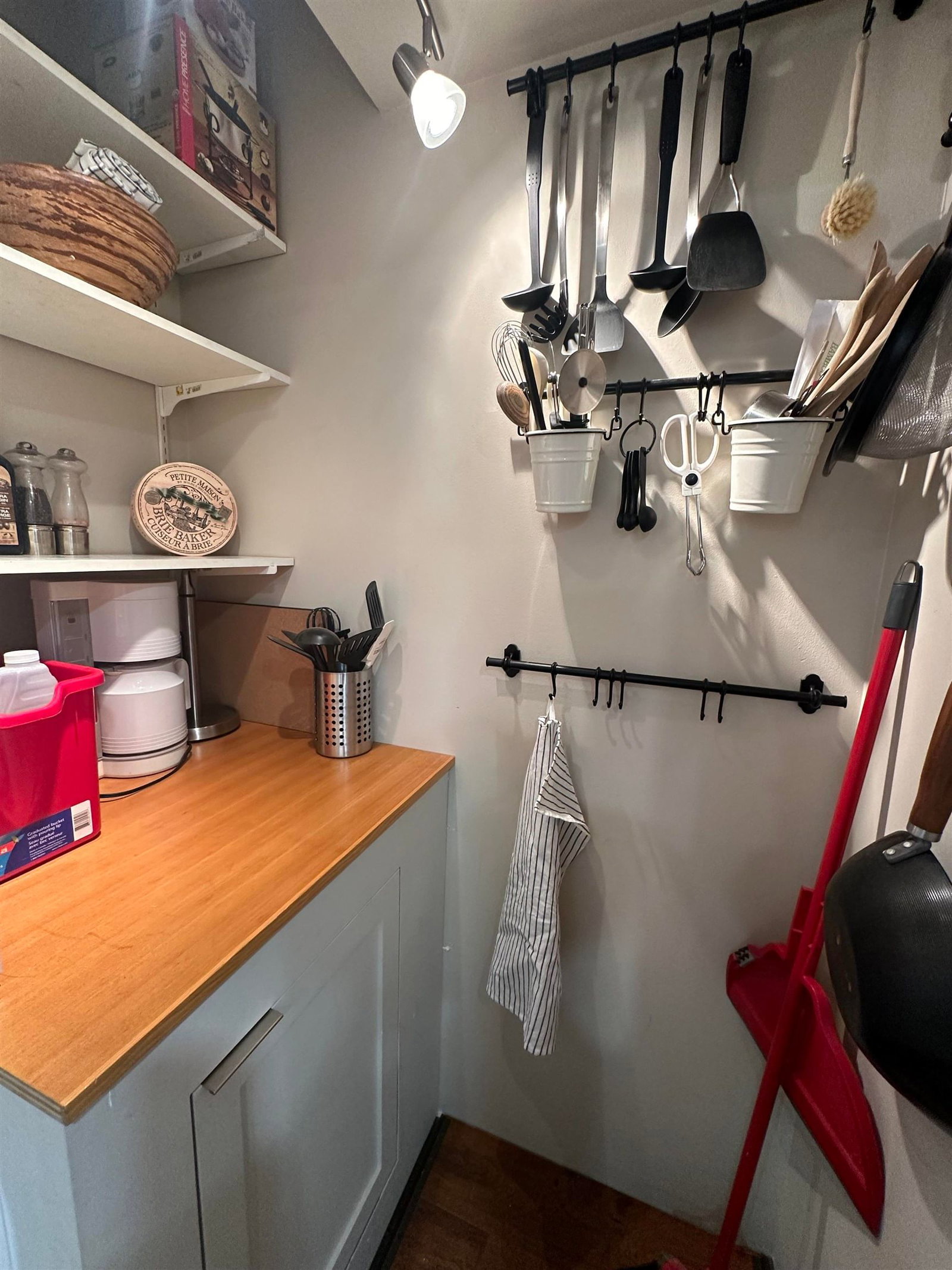Listing Image 12