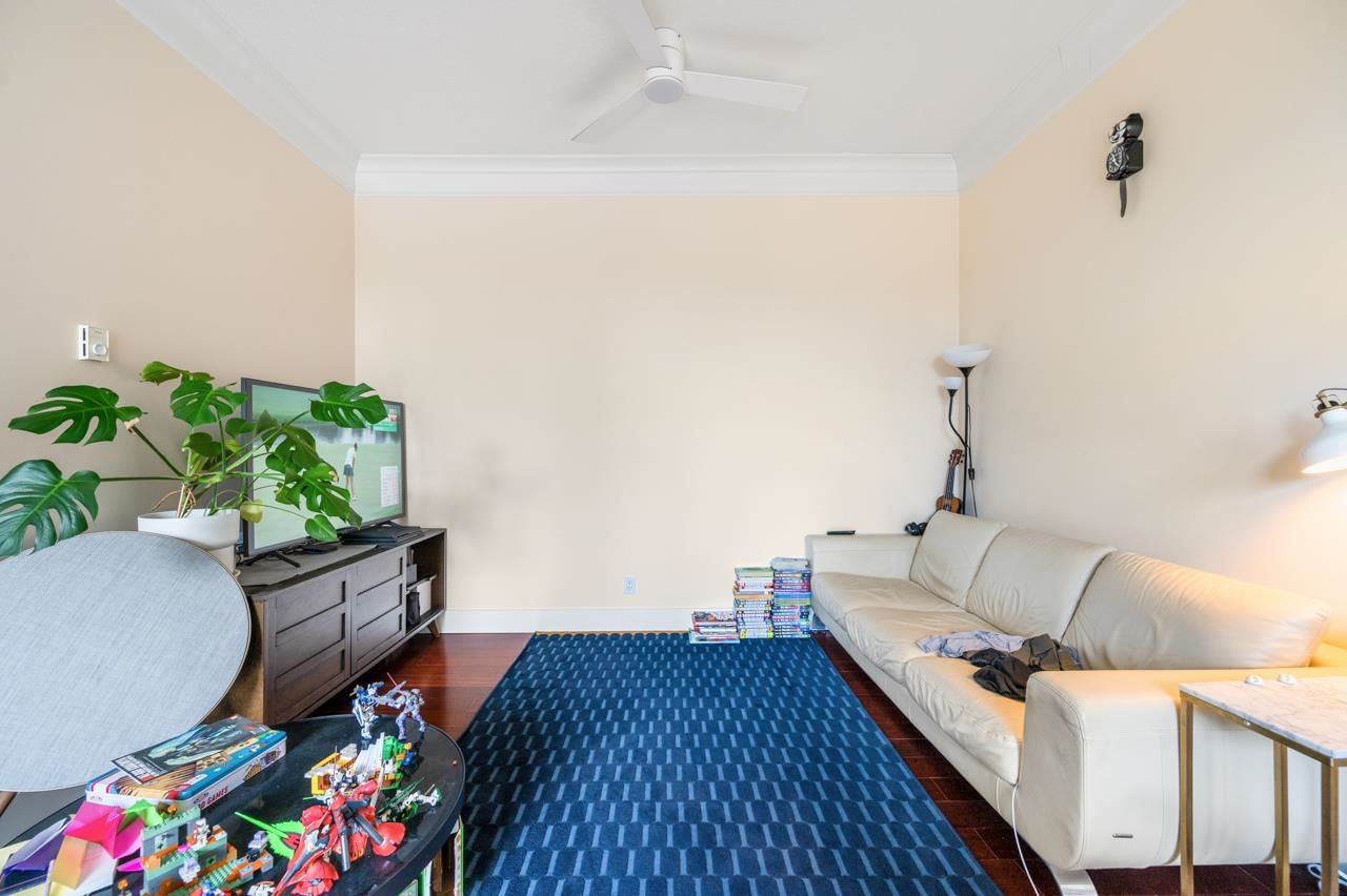 Listing Image 17