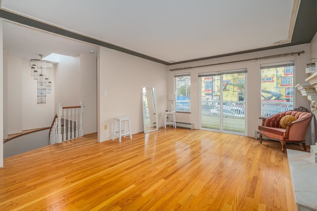 Listing photo 5