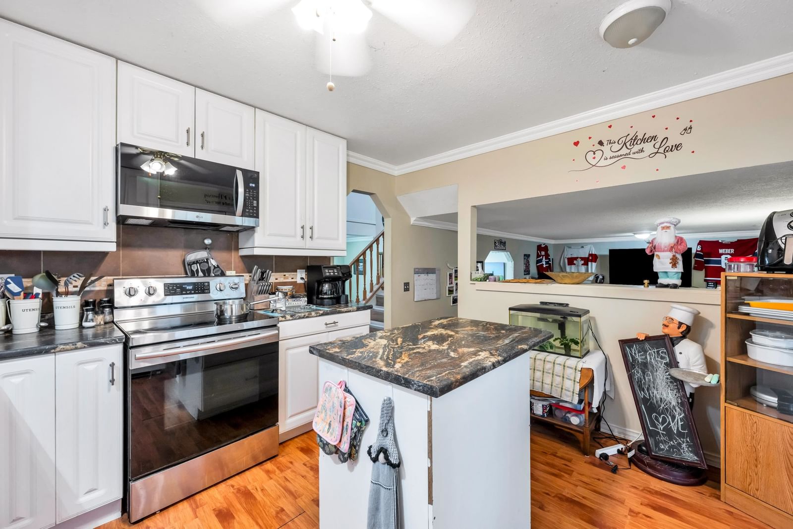 Listing Image 11