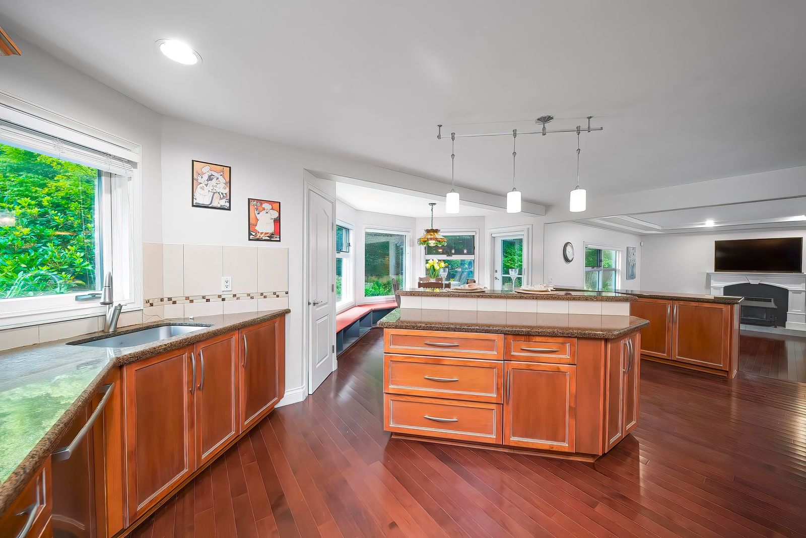 Listing Image 15