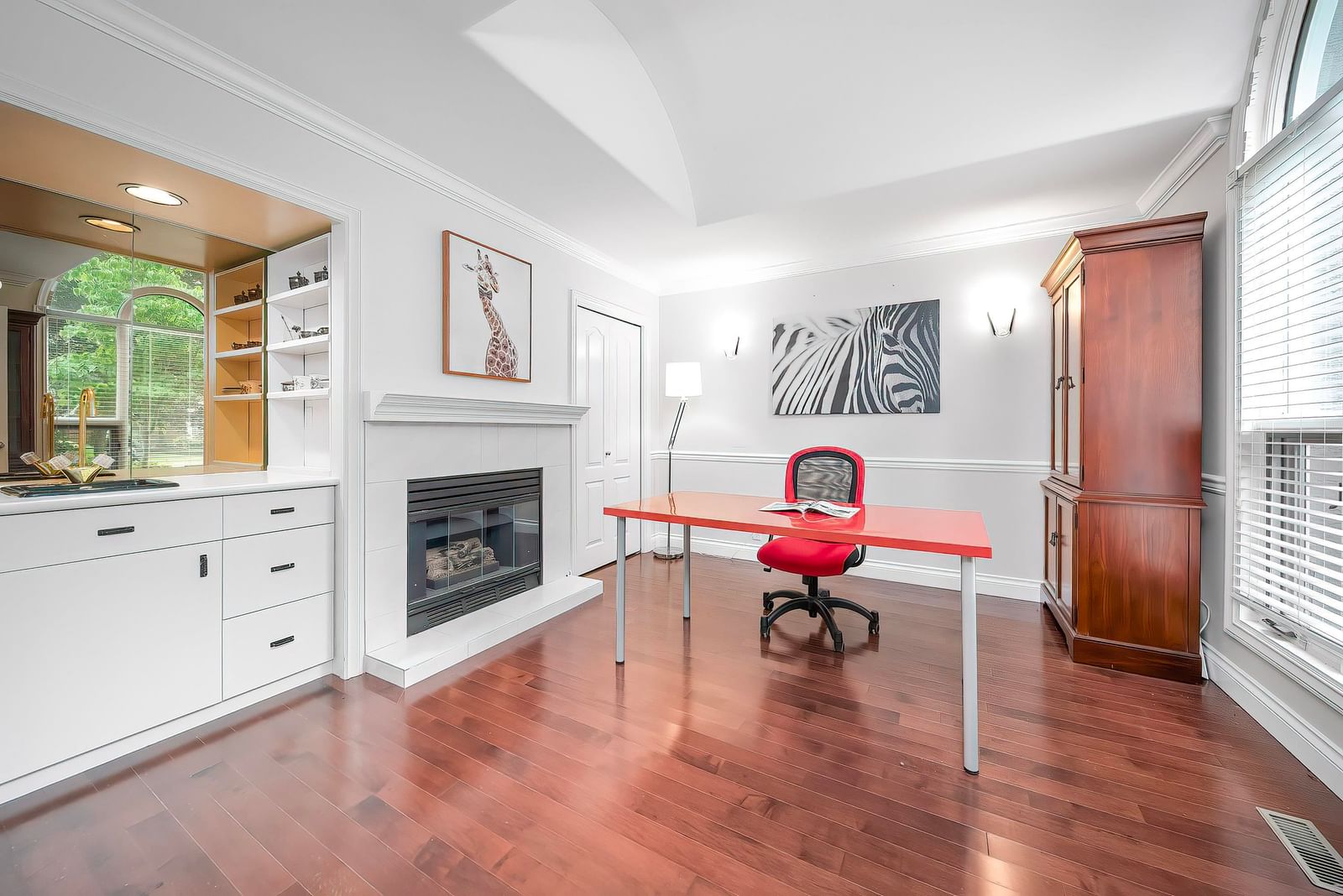 Listing Image 6