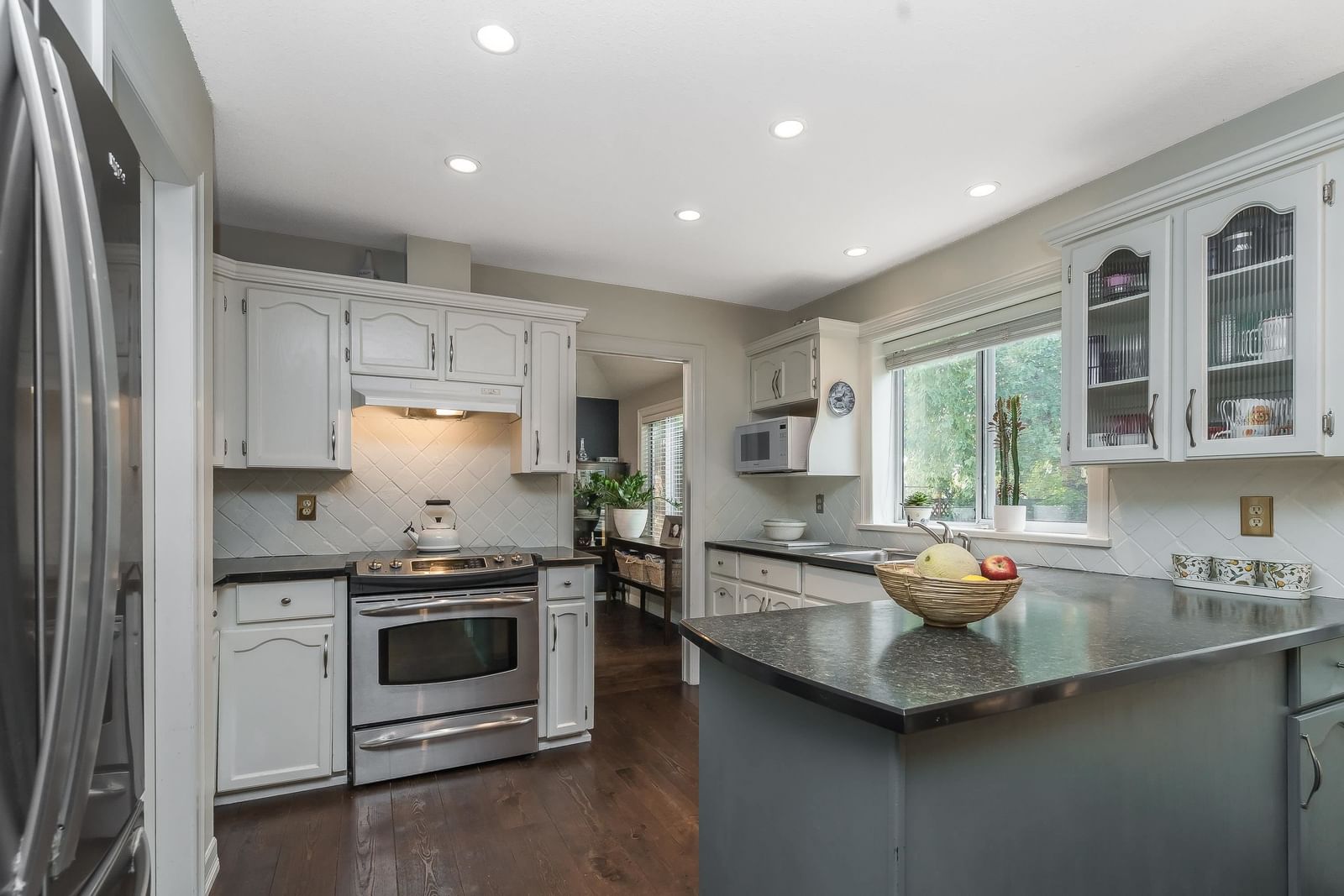 Listing Image 10