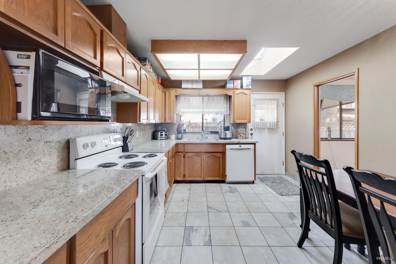 Listing Image 9