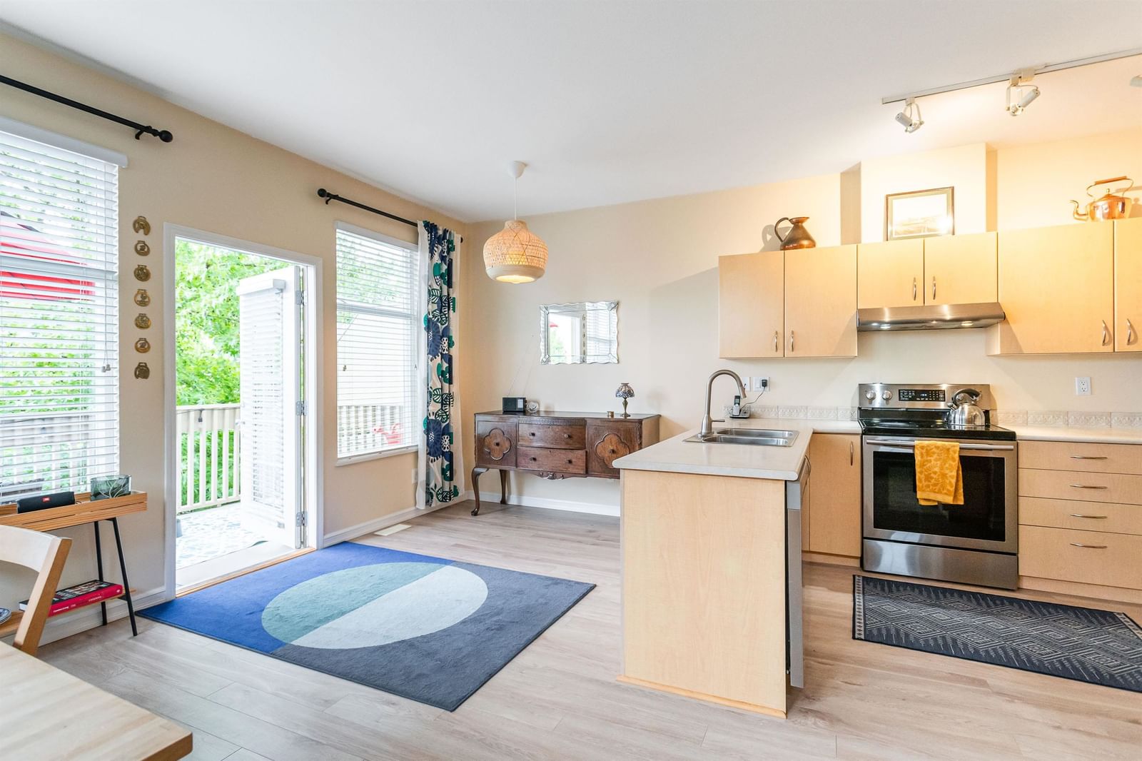 Listing Image 15