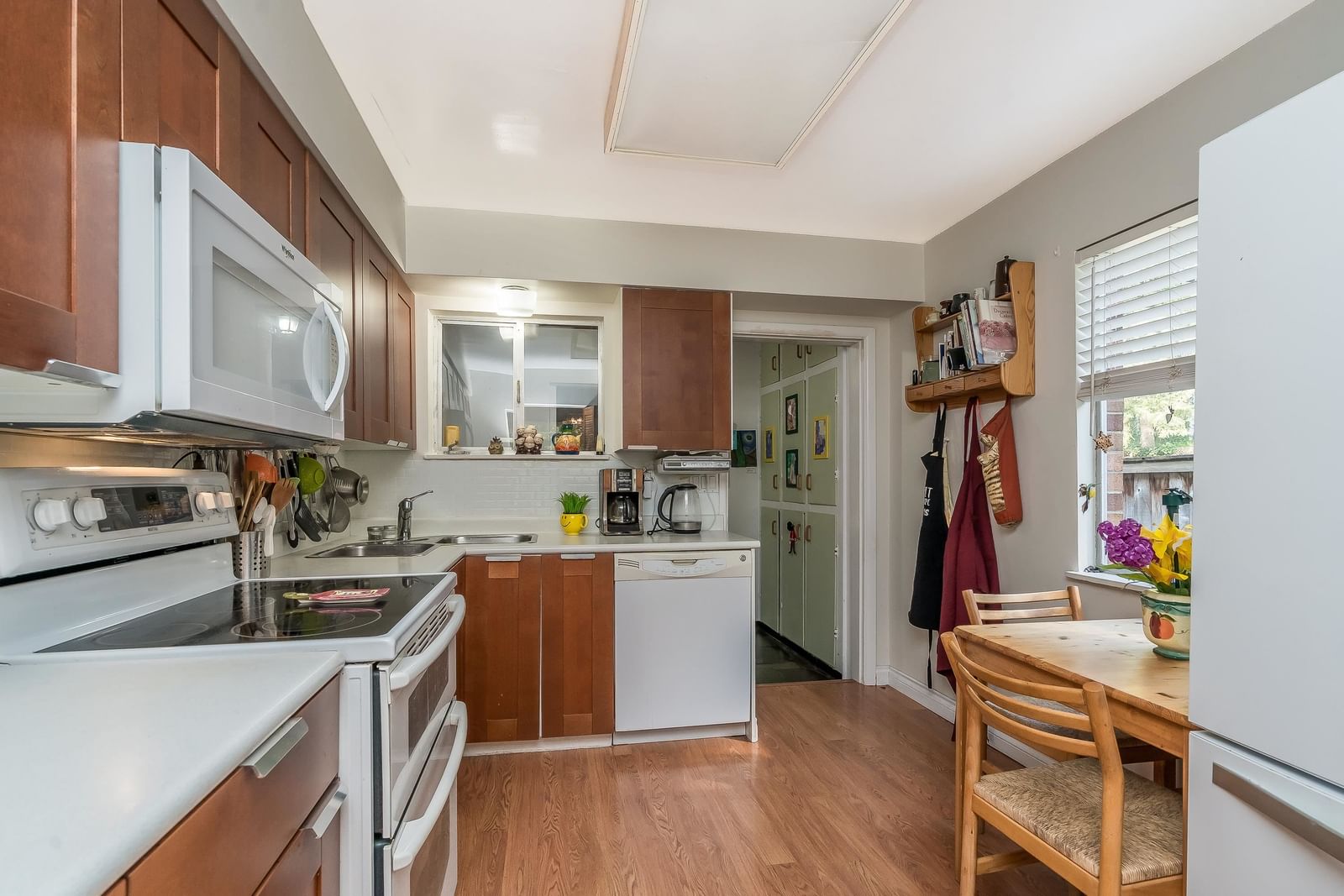 Listing Image 12