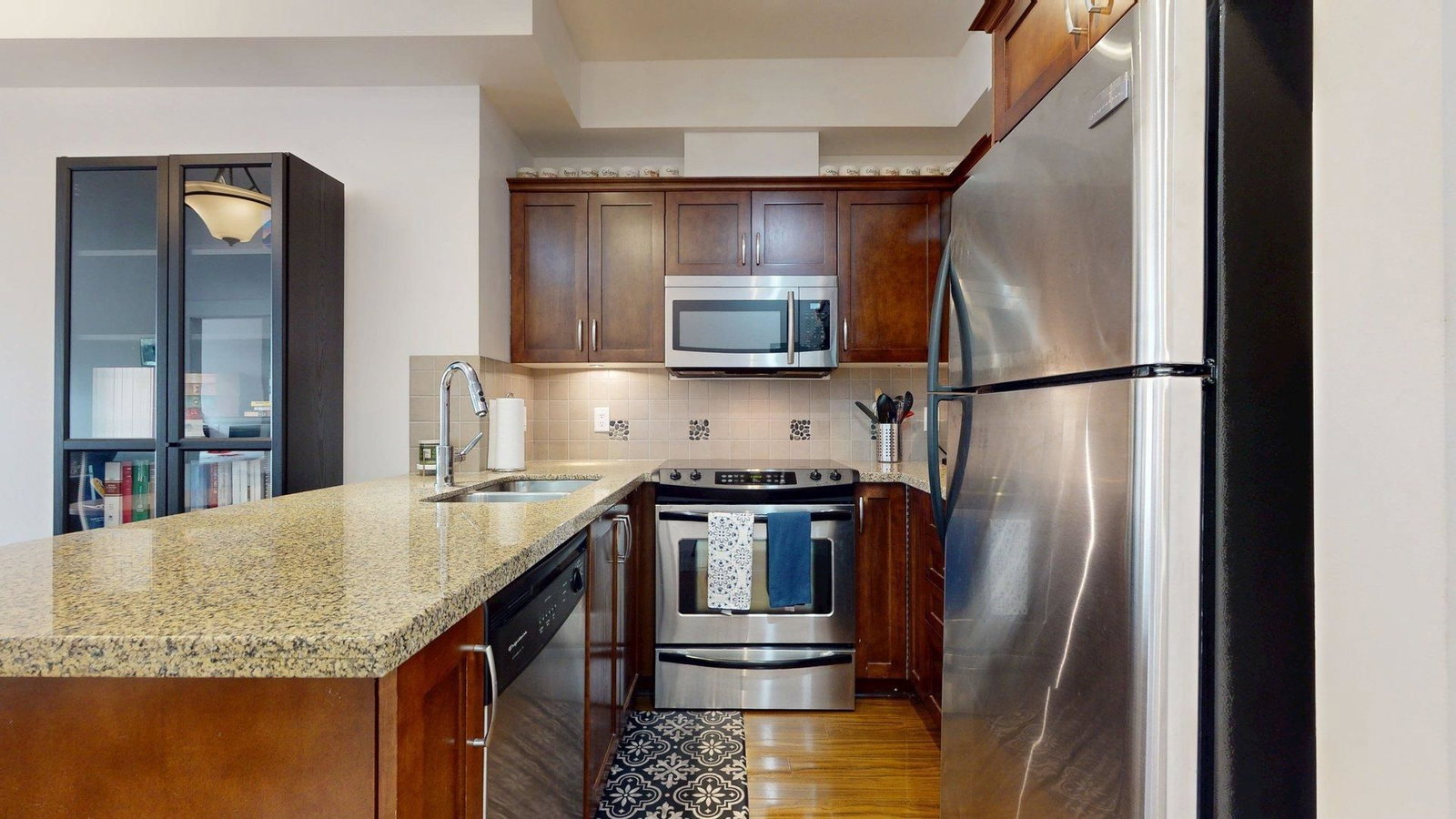 Listing Image 15