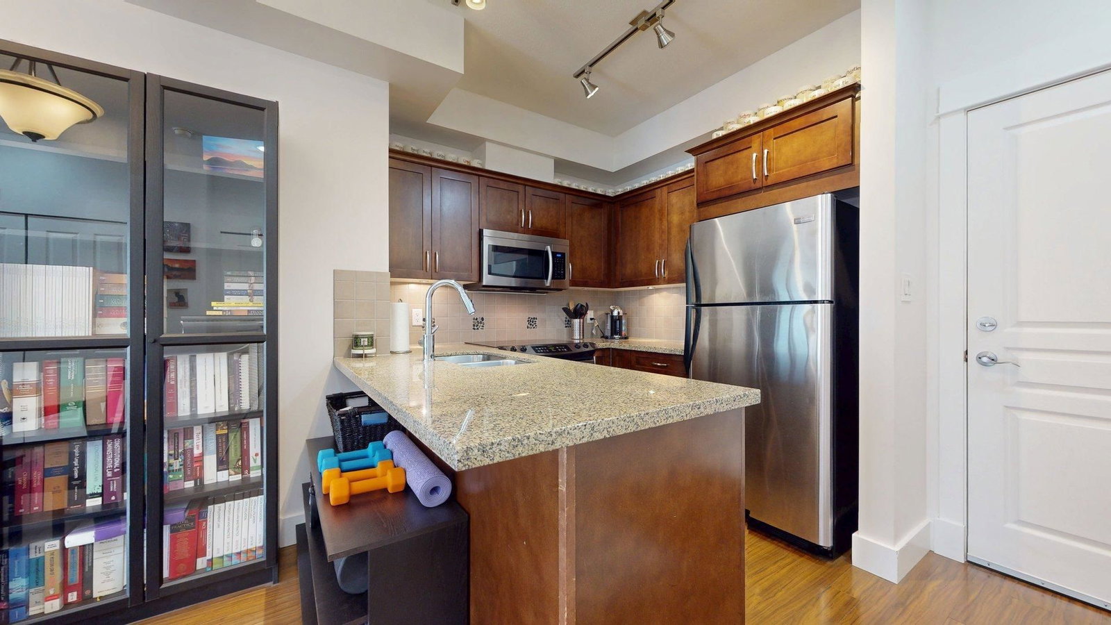 Listing Image 19