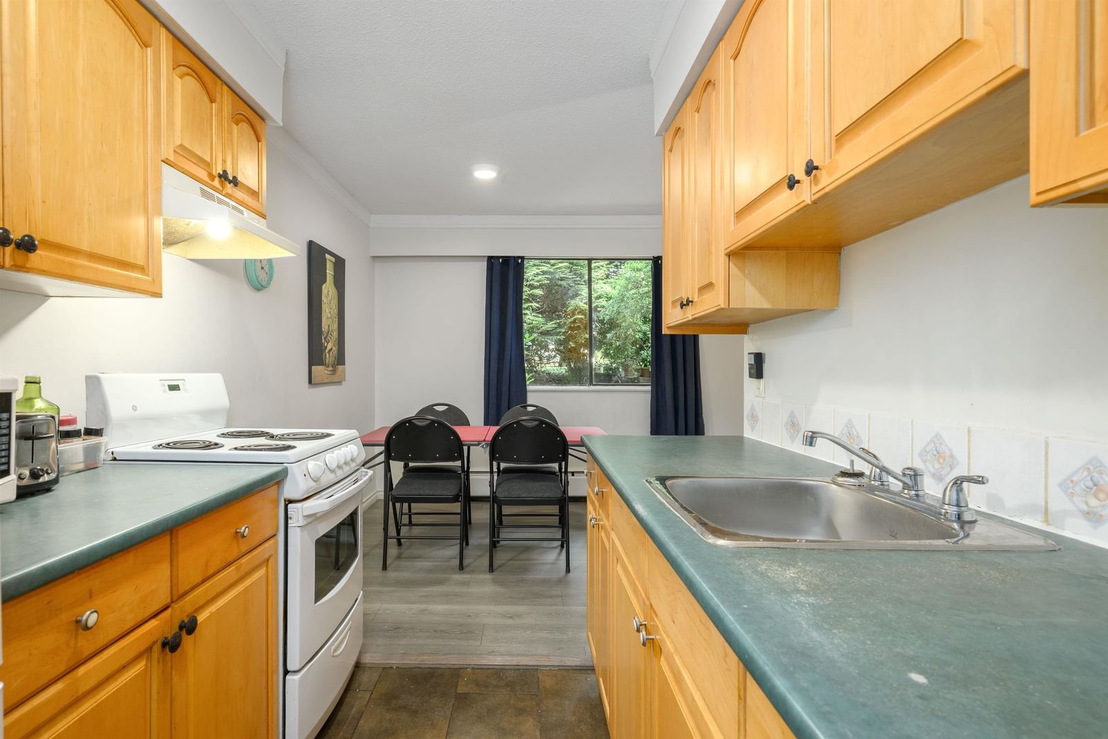 Listing Image 12