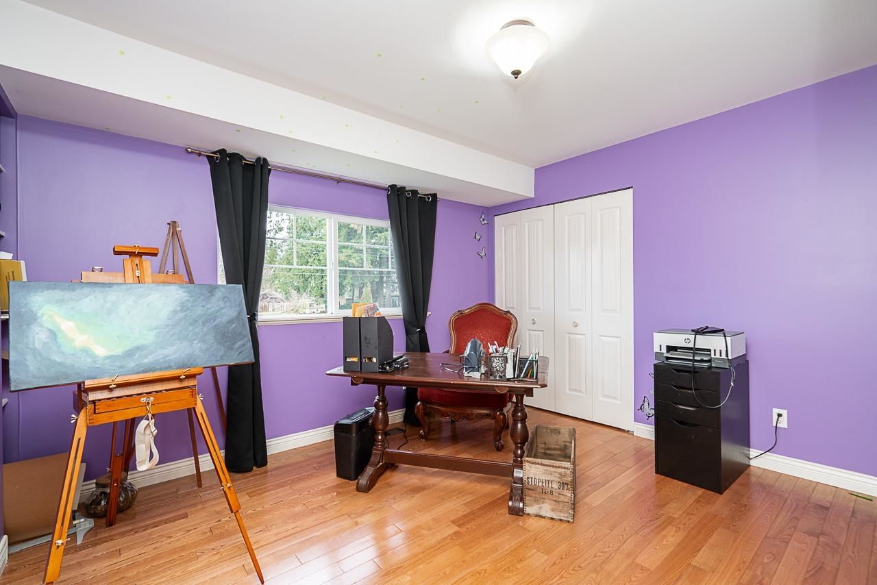 Listing Image 19