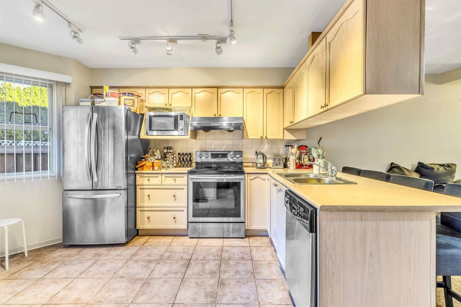 Listing Image 15