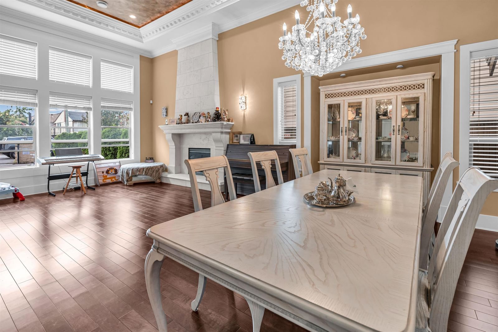 Listing Image 6