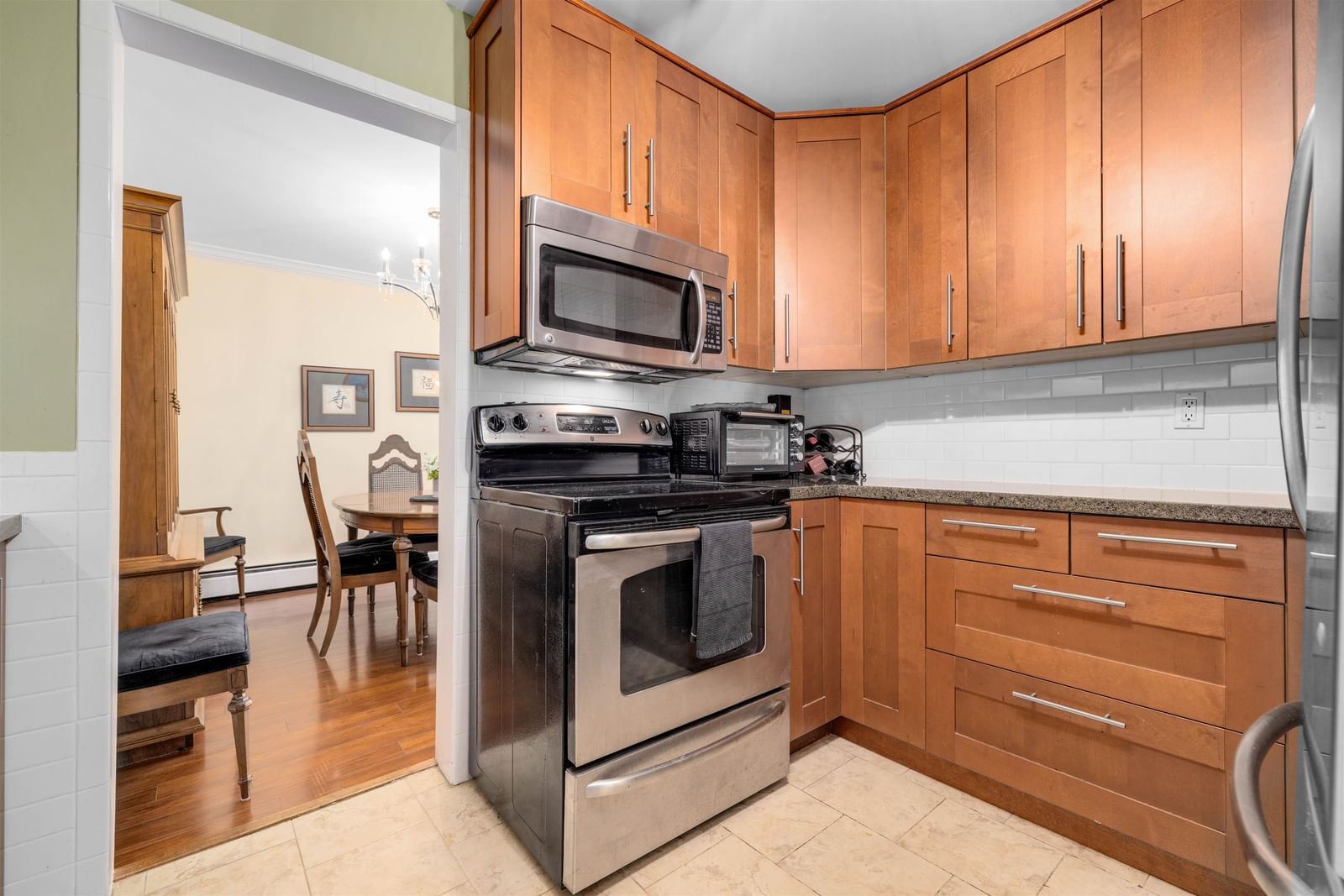 Listing Image 8