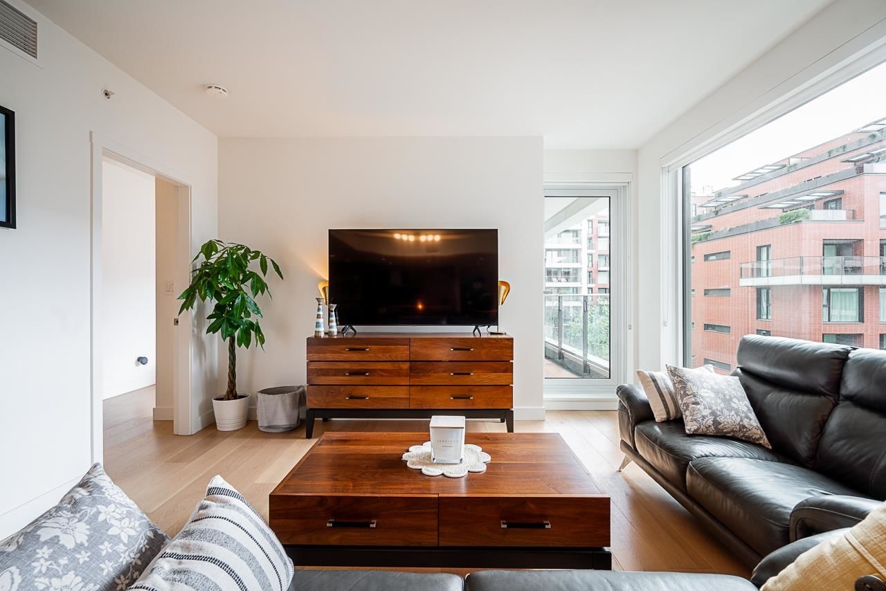Listing Image 12
