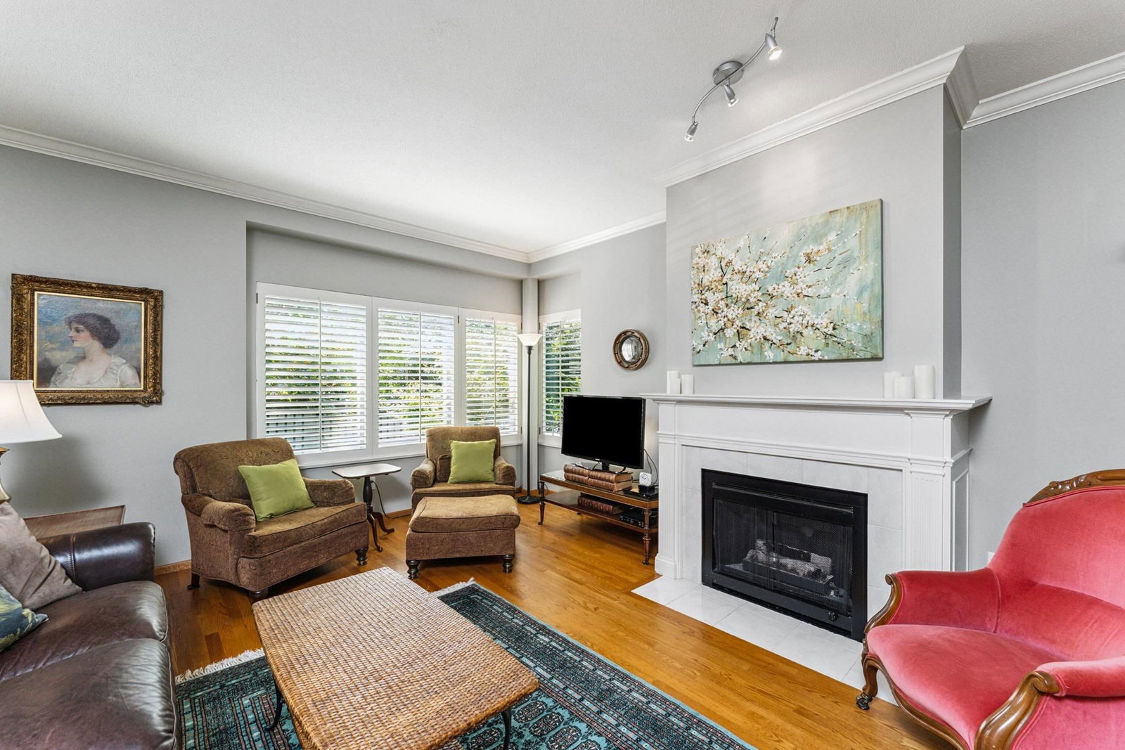 Listing Image 3