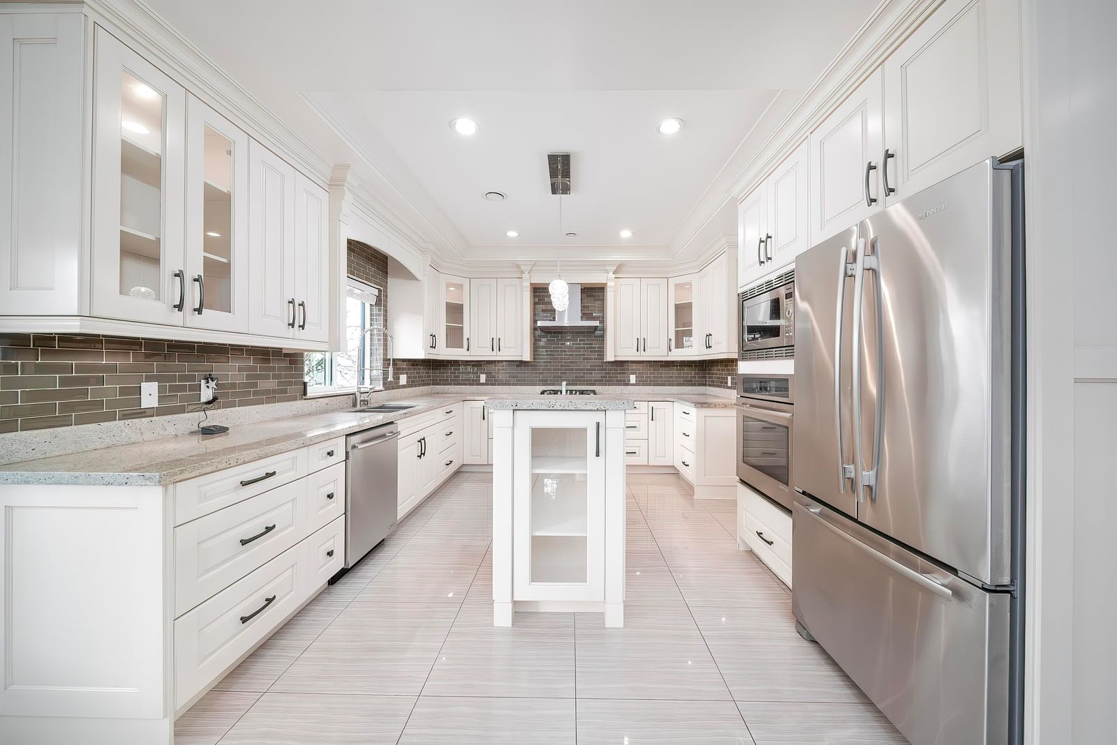 Listing Image 12