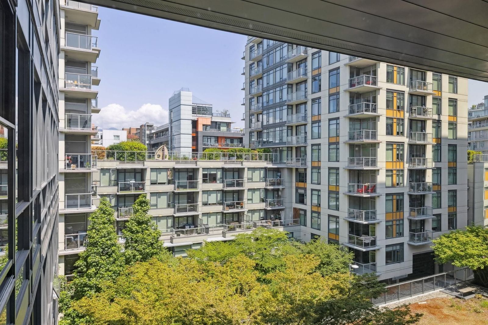 Listing Image 10