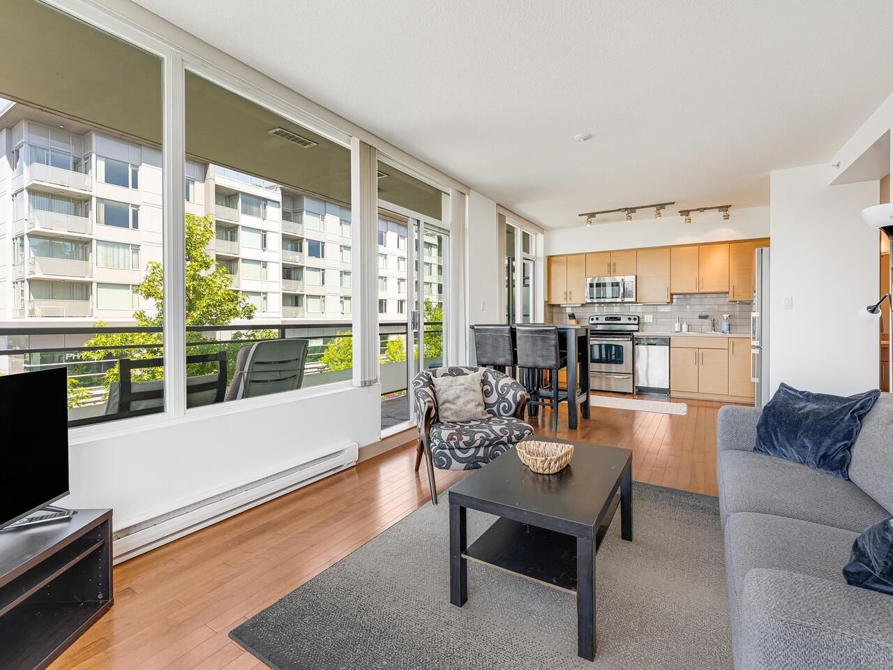 Listing Image 11