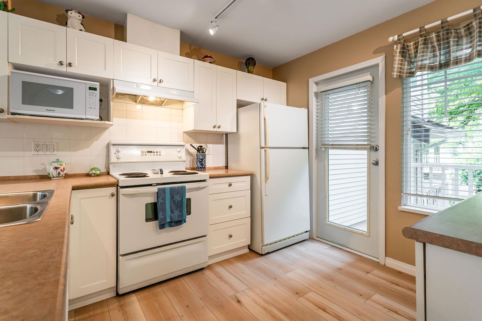Listing Image 13