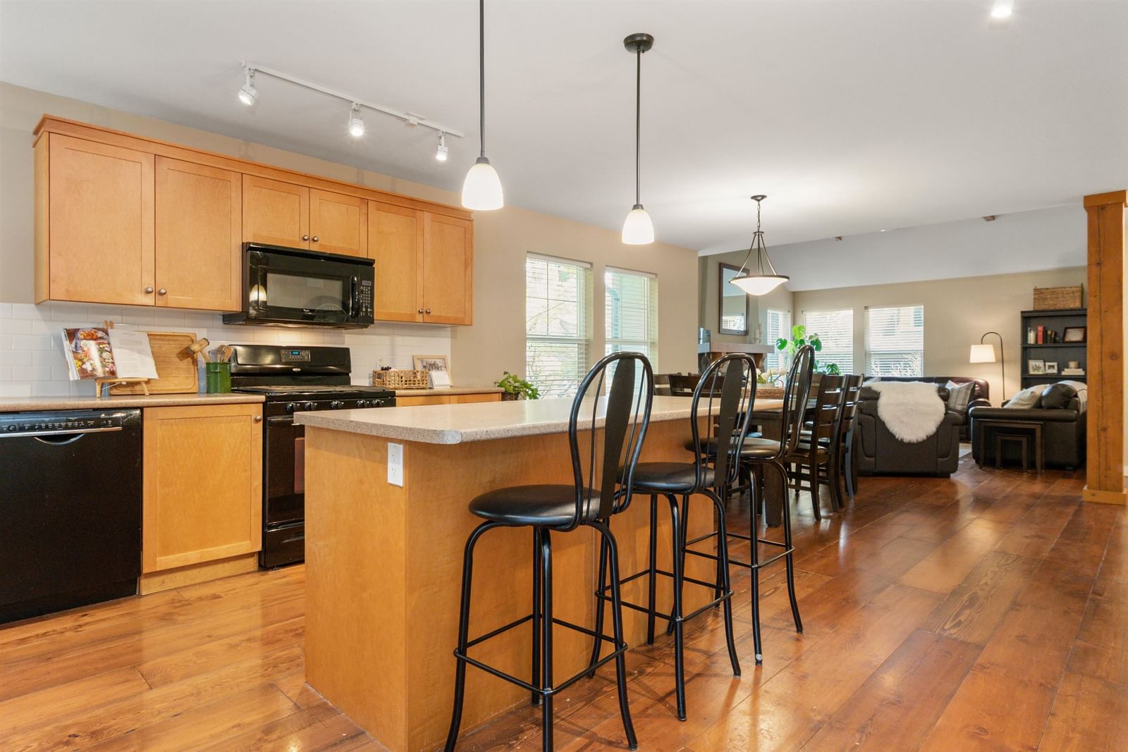 Listing Image 13