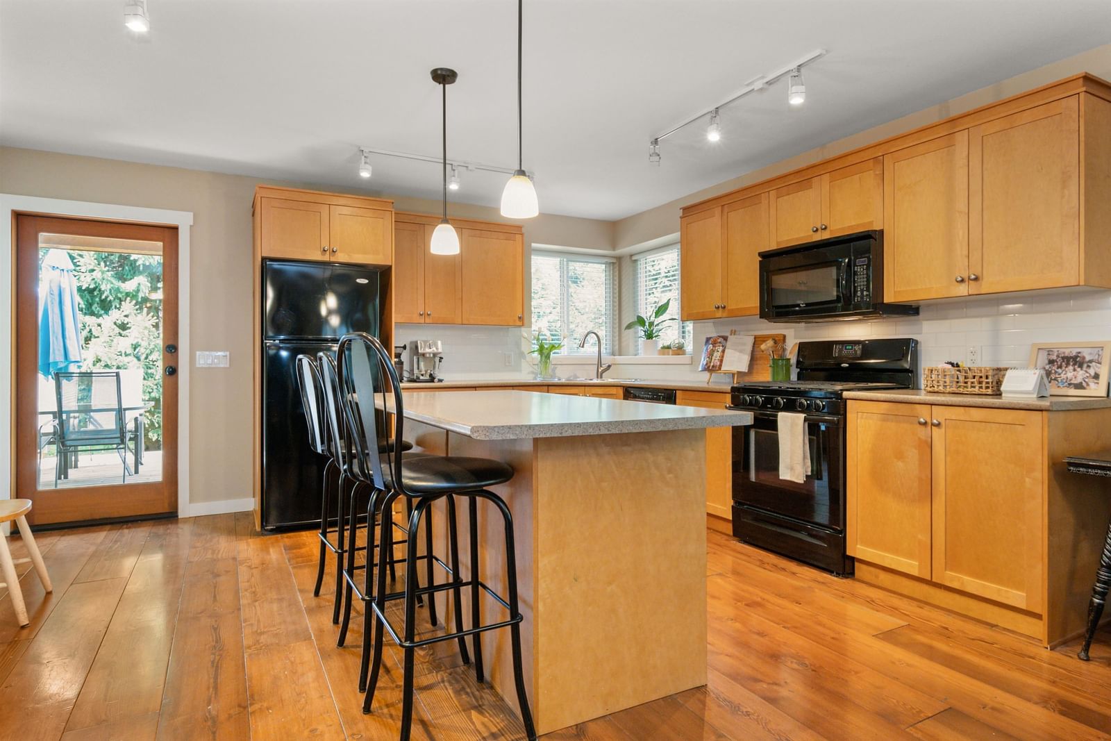 Listing Image 14