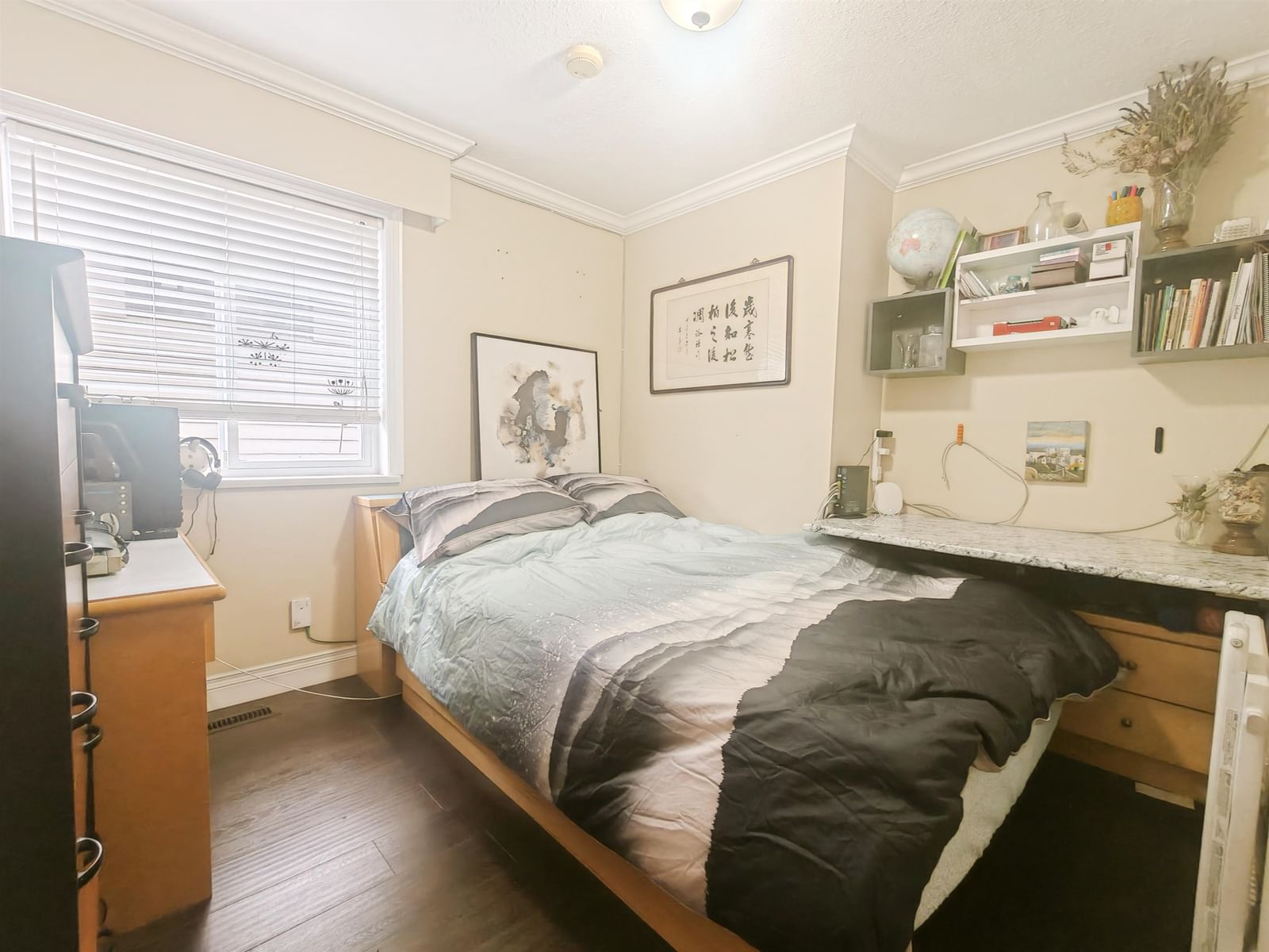 Listing Image 14