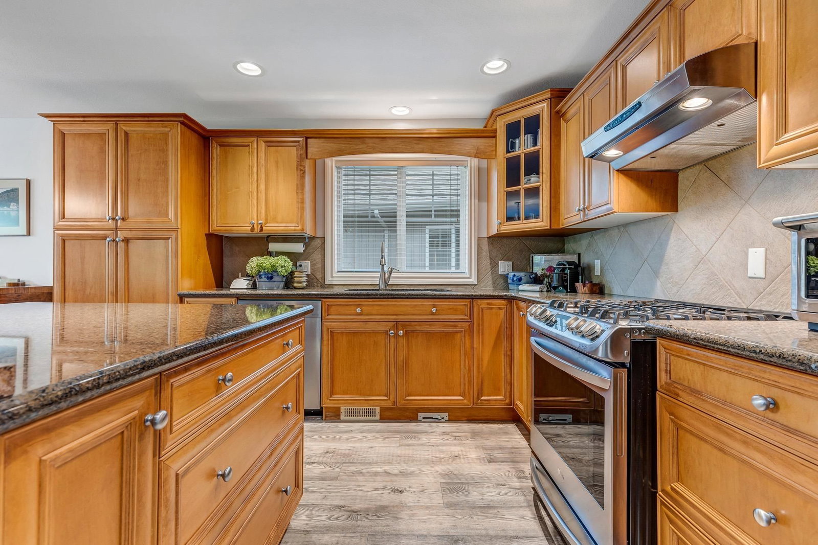 Listing Image 13