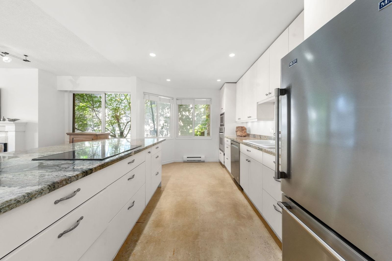 Listing Image 13