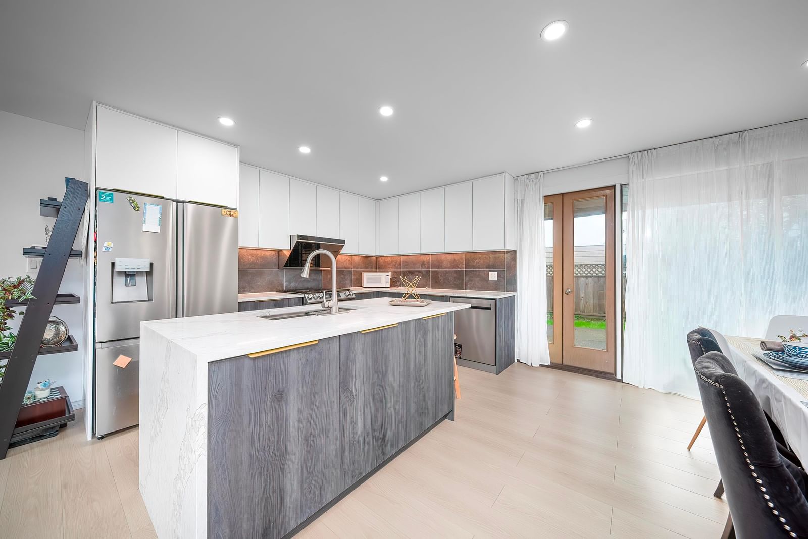 Listing Image 10