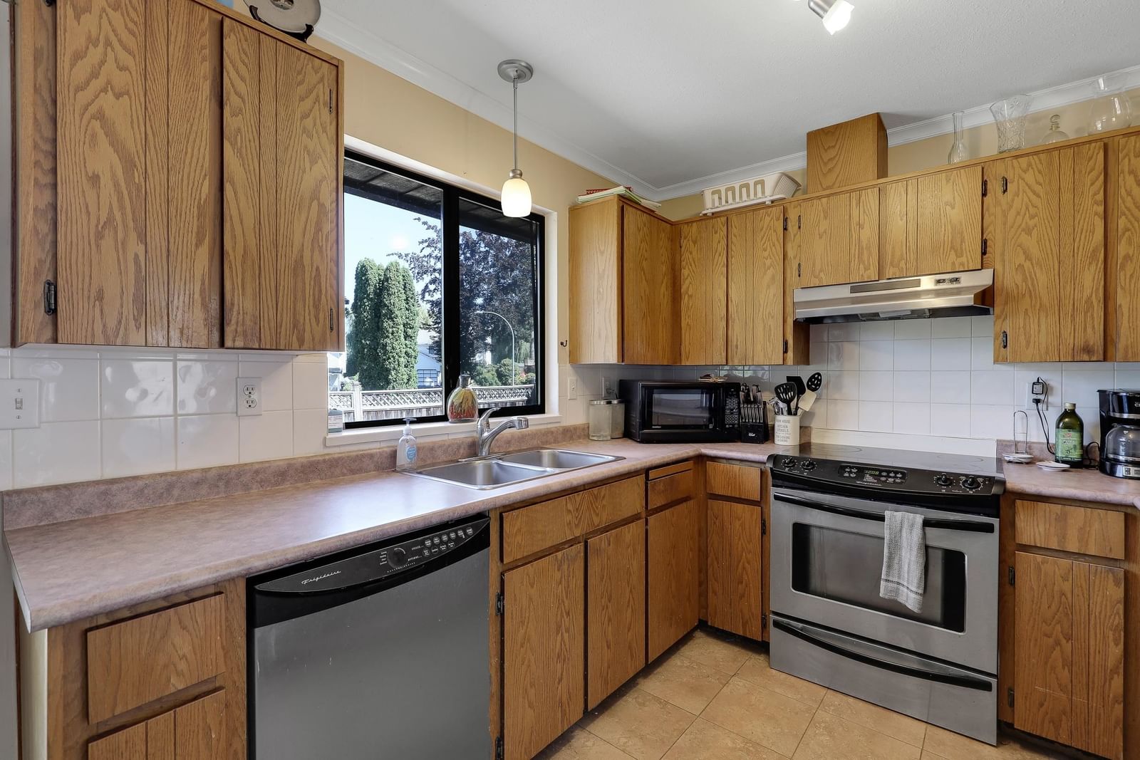 Listing Image 9