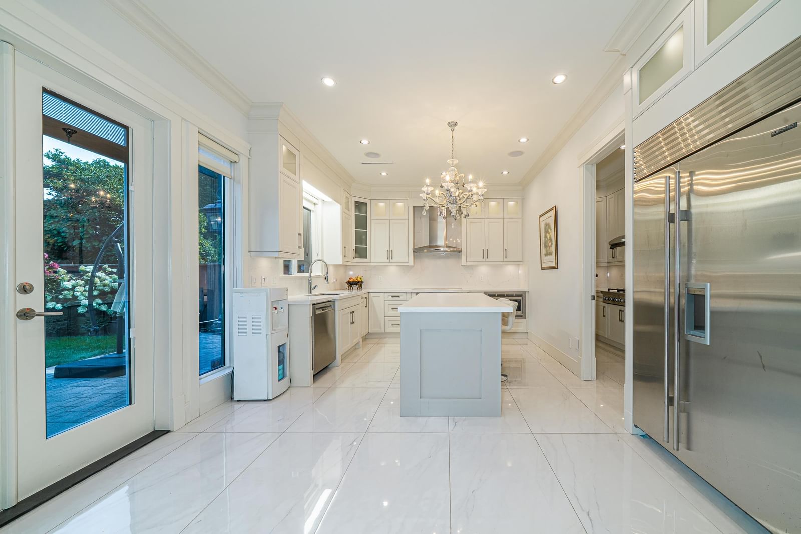 Listing Image 10
