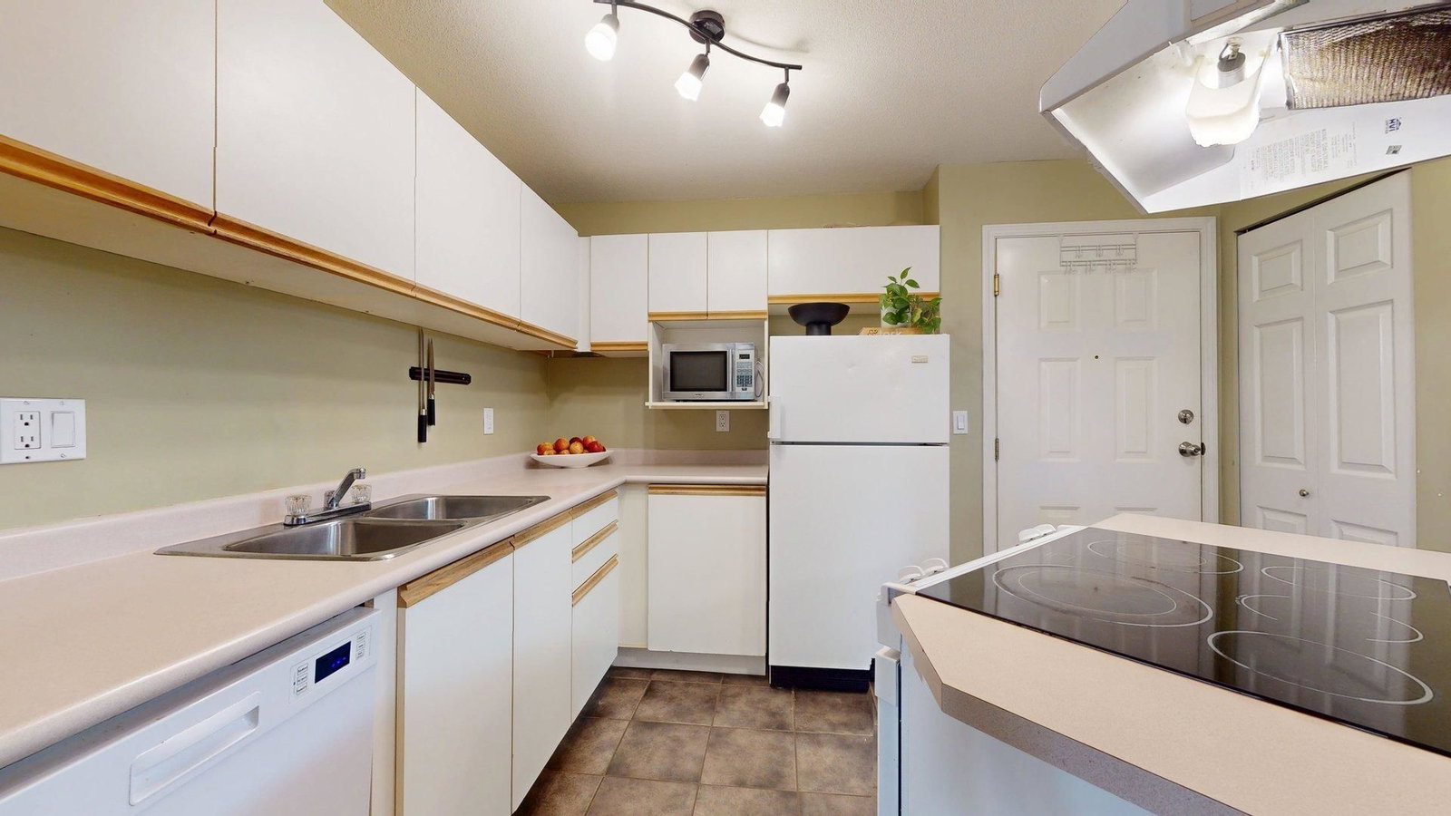 Listing Image 13