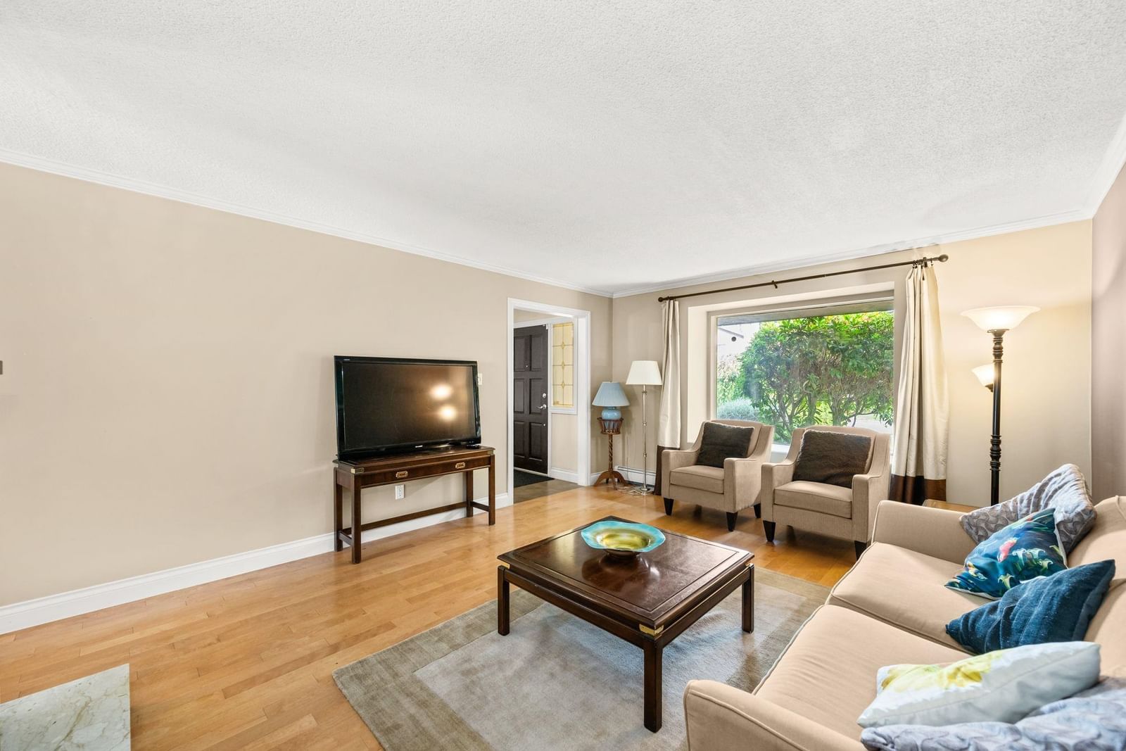 Listing Image 19