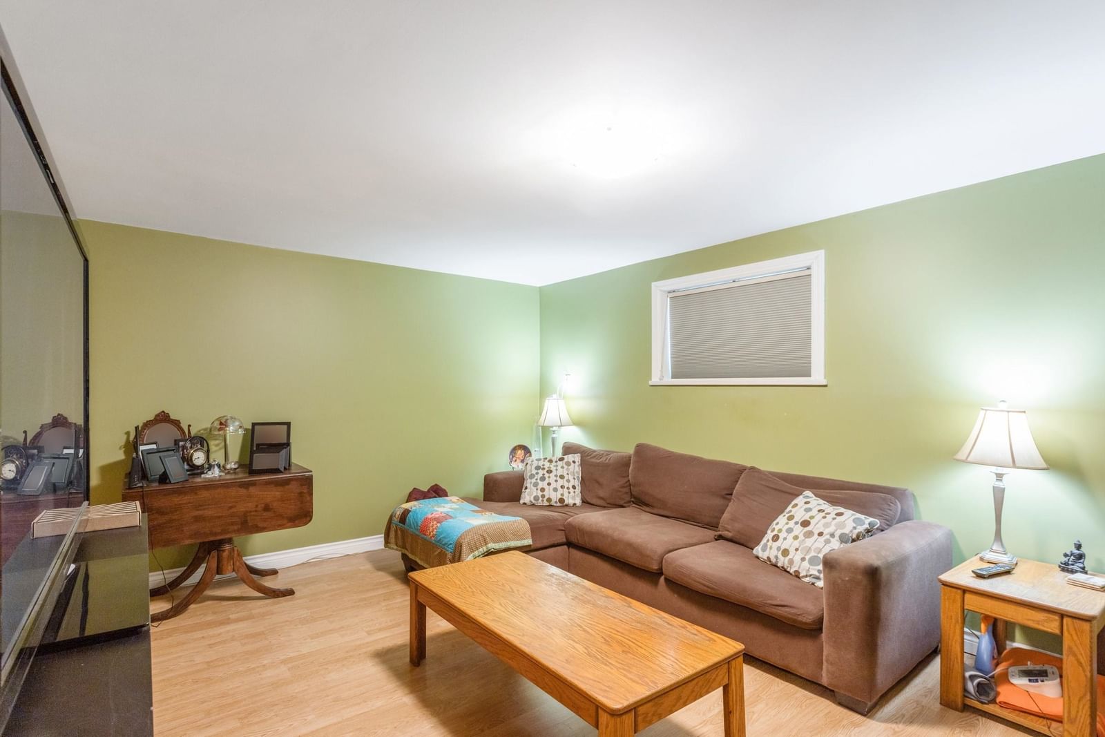 Listing Image 18