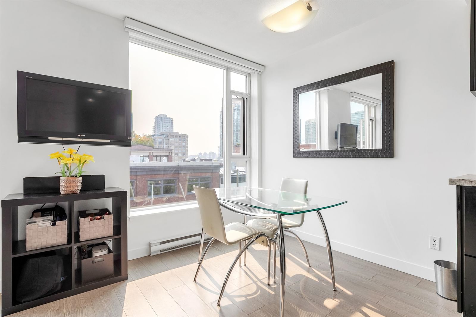Listing Image 10