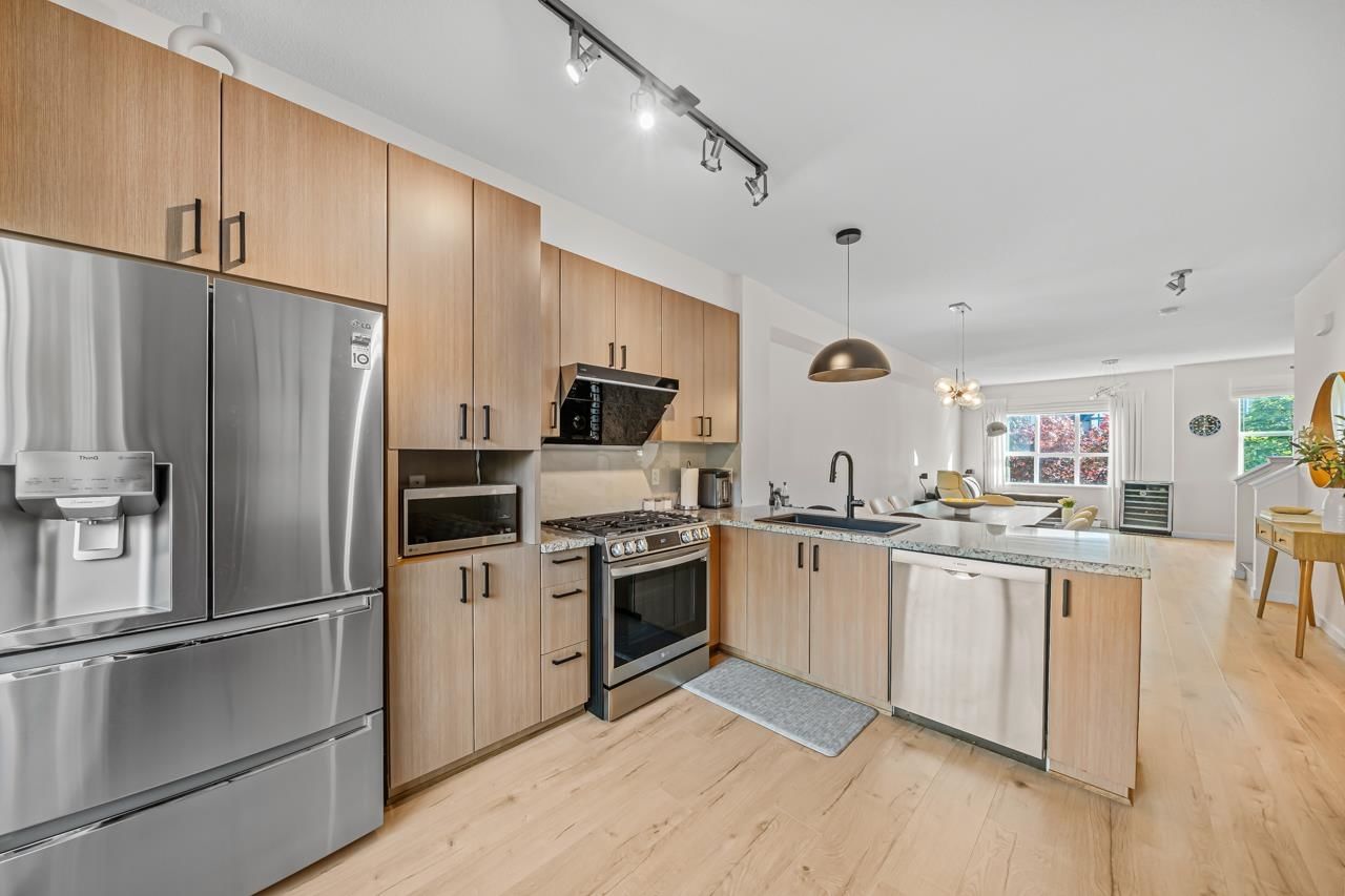 Listing Image 19