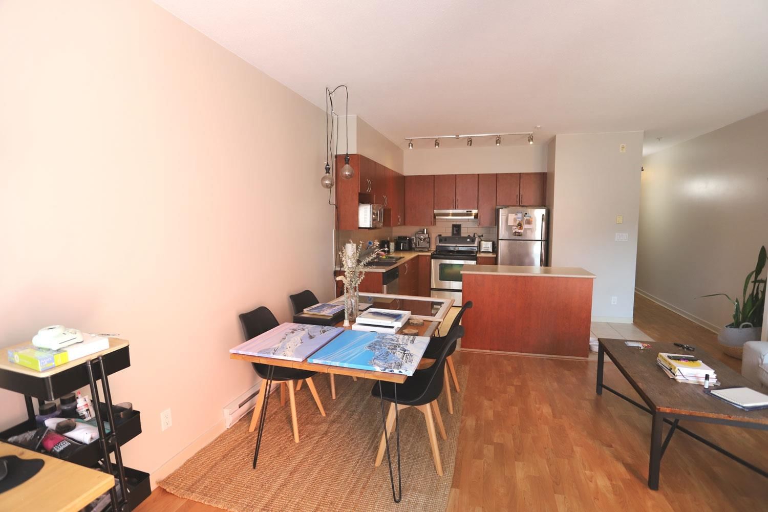 Listing Image 9