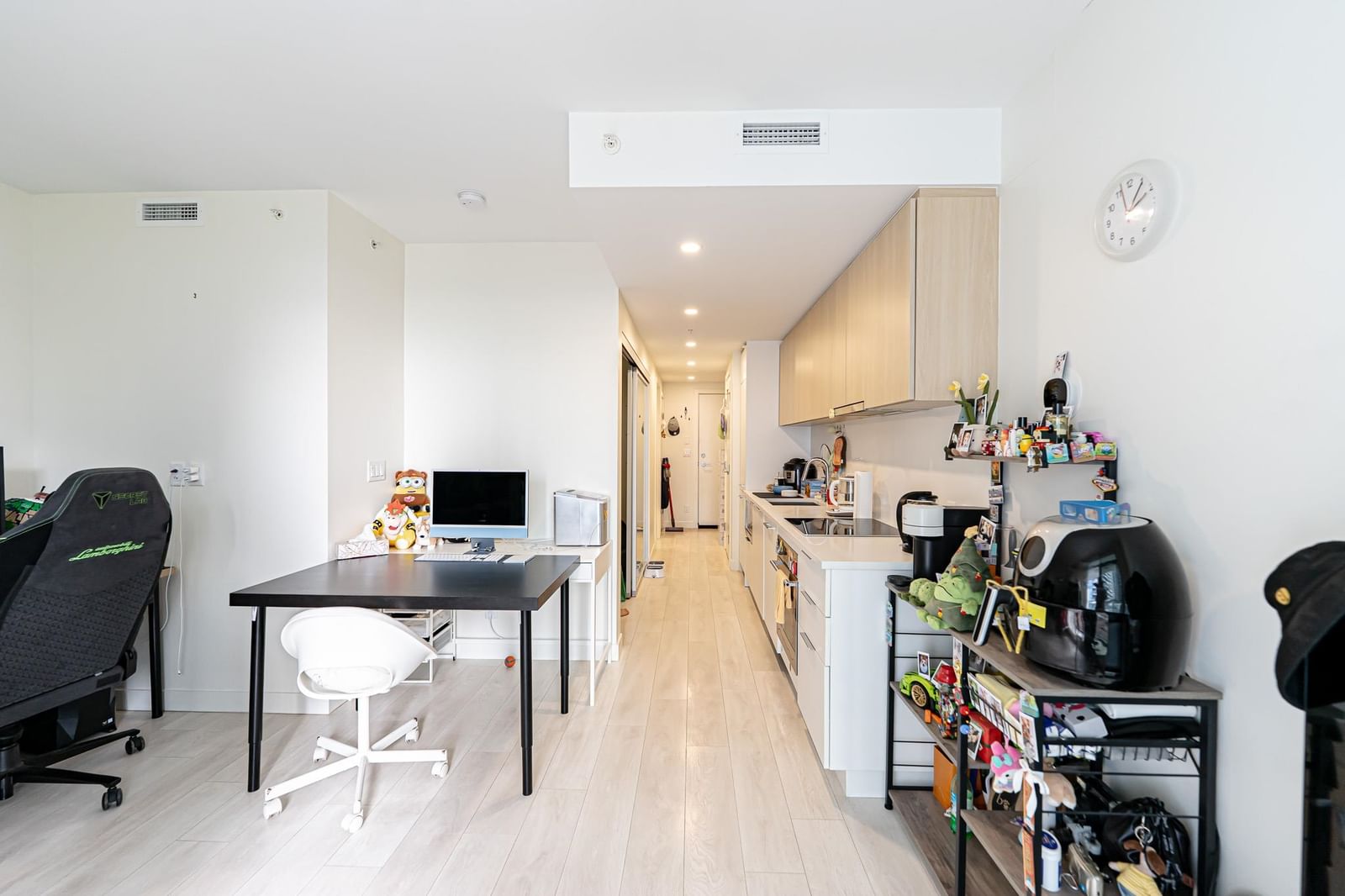 Listing Image 17