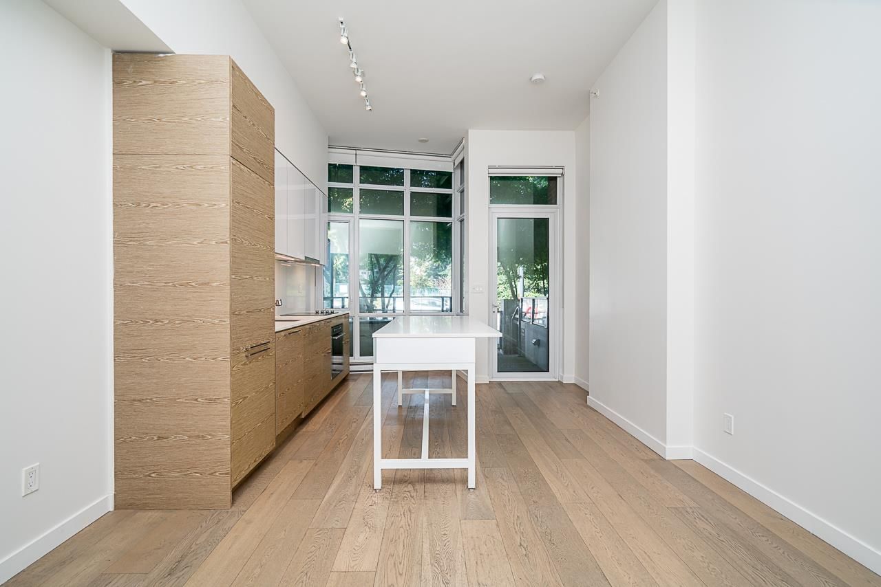 Listing Image 12
