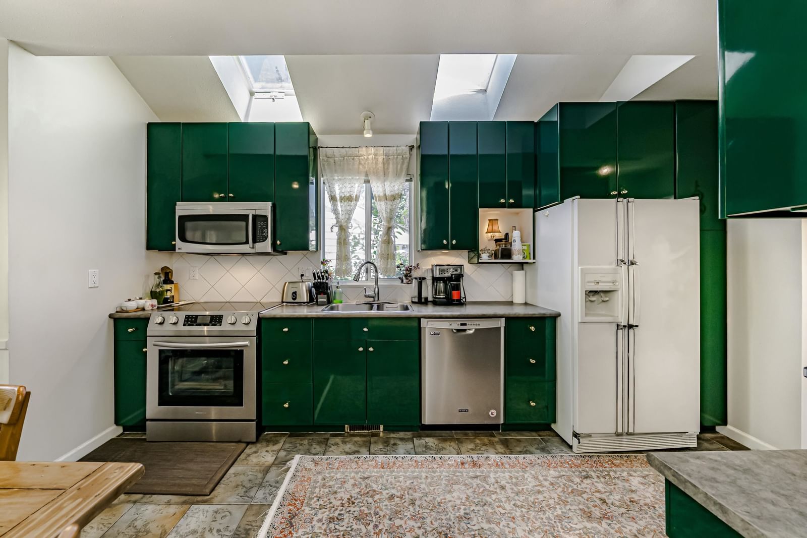 Listing Image 11