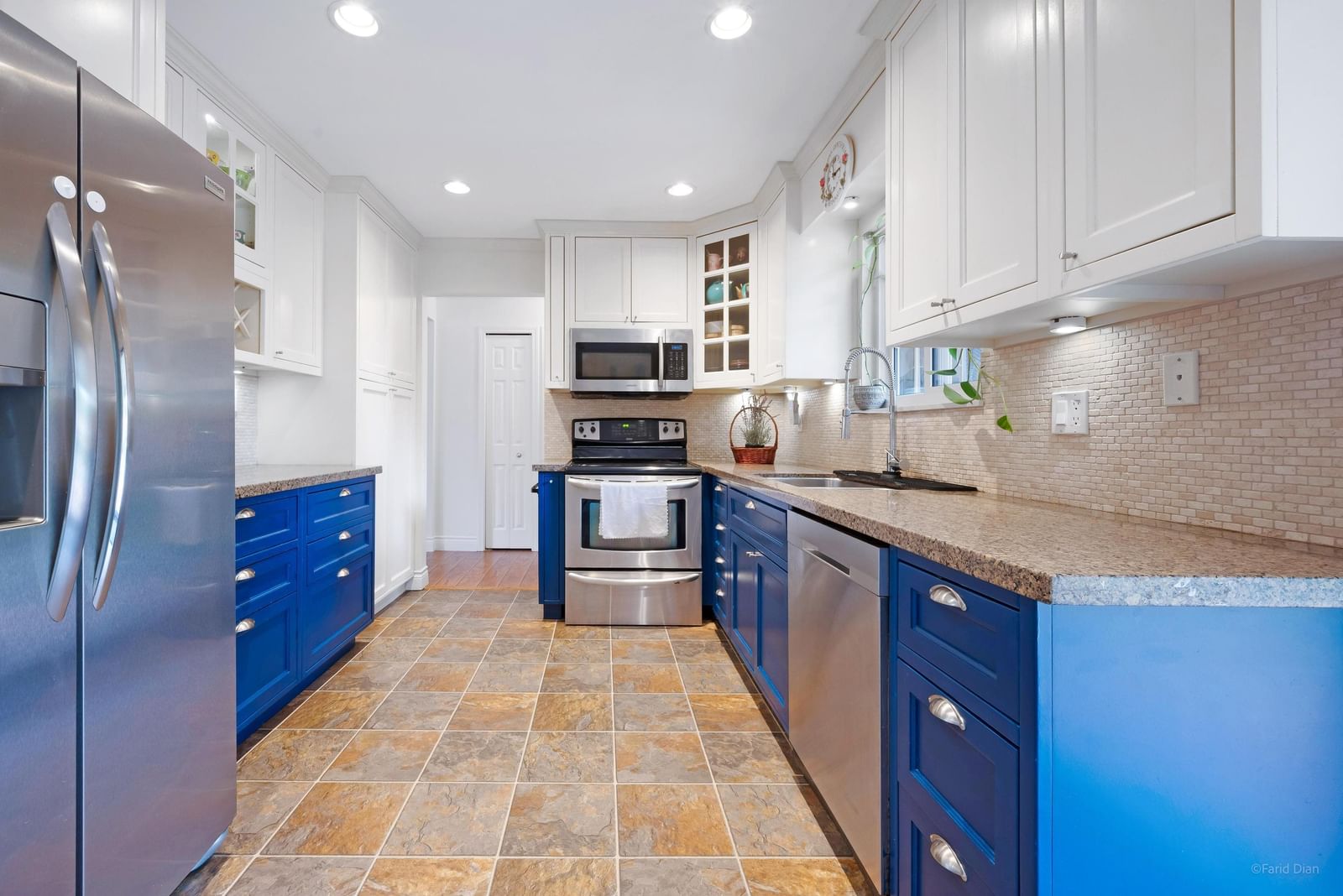 Listing Image 10