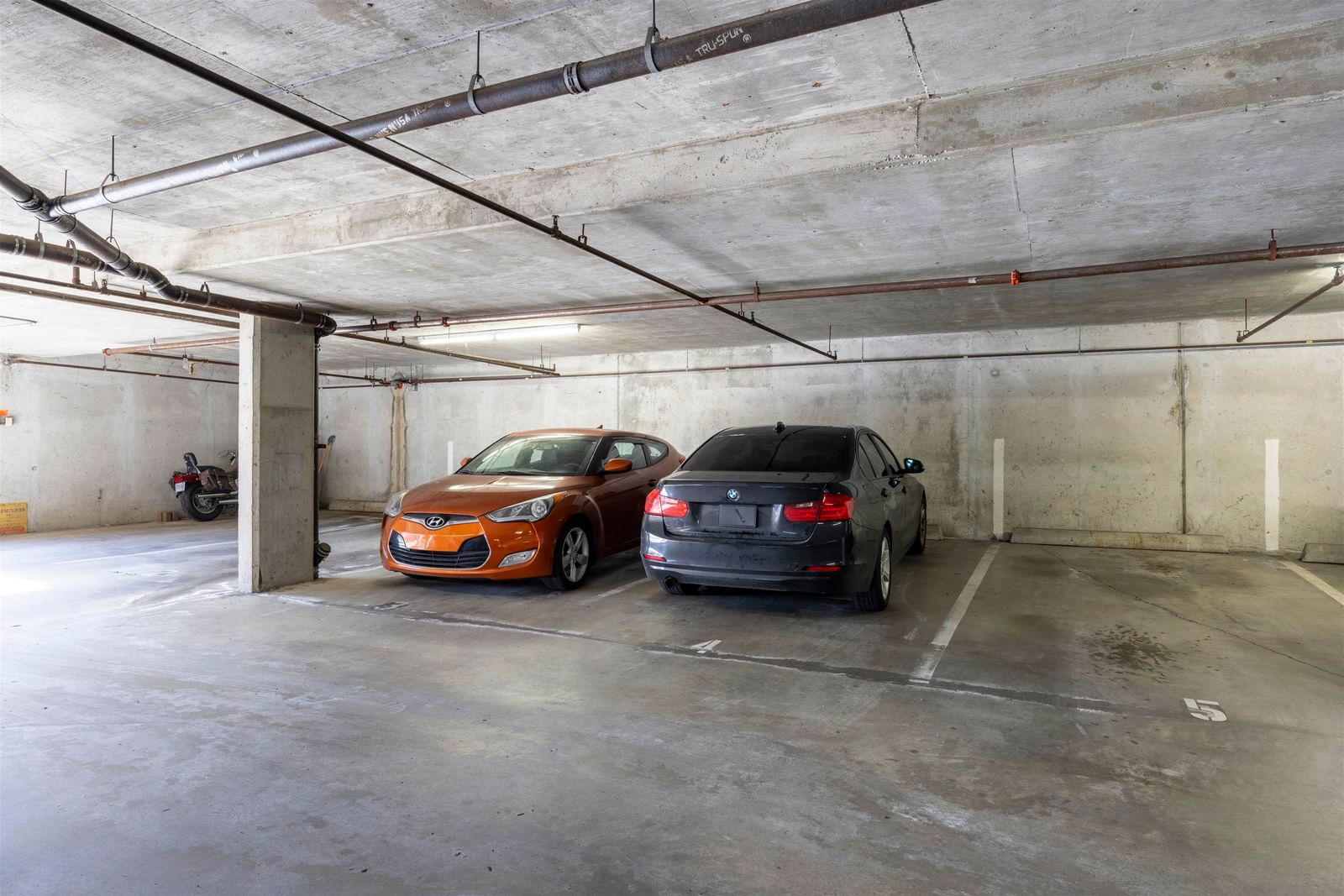 Listing Image 17