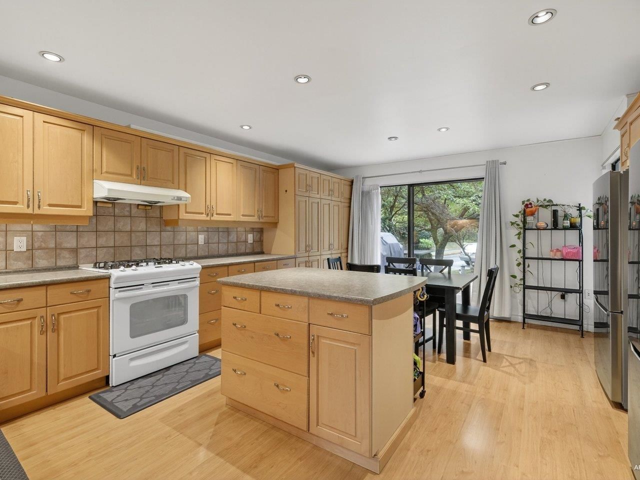 Listing Image 14