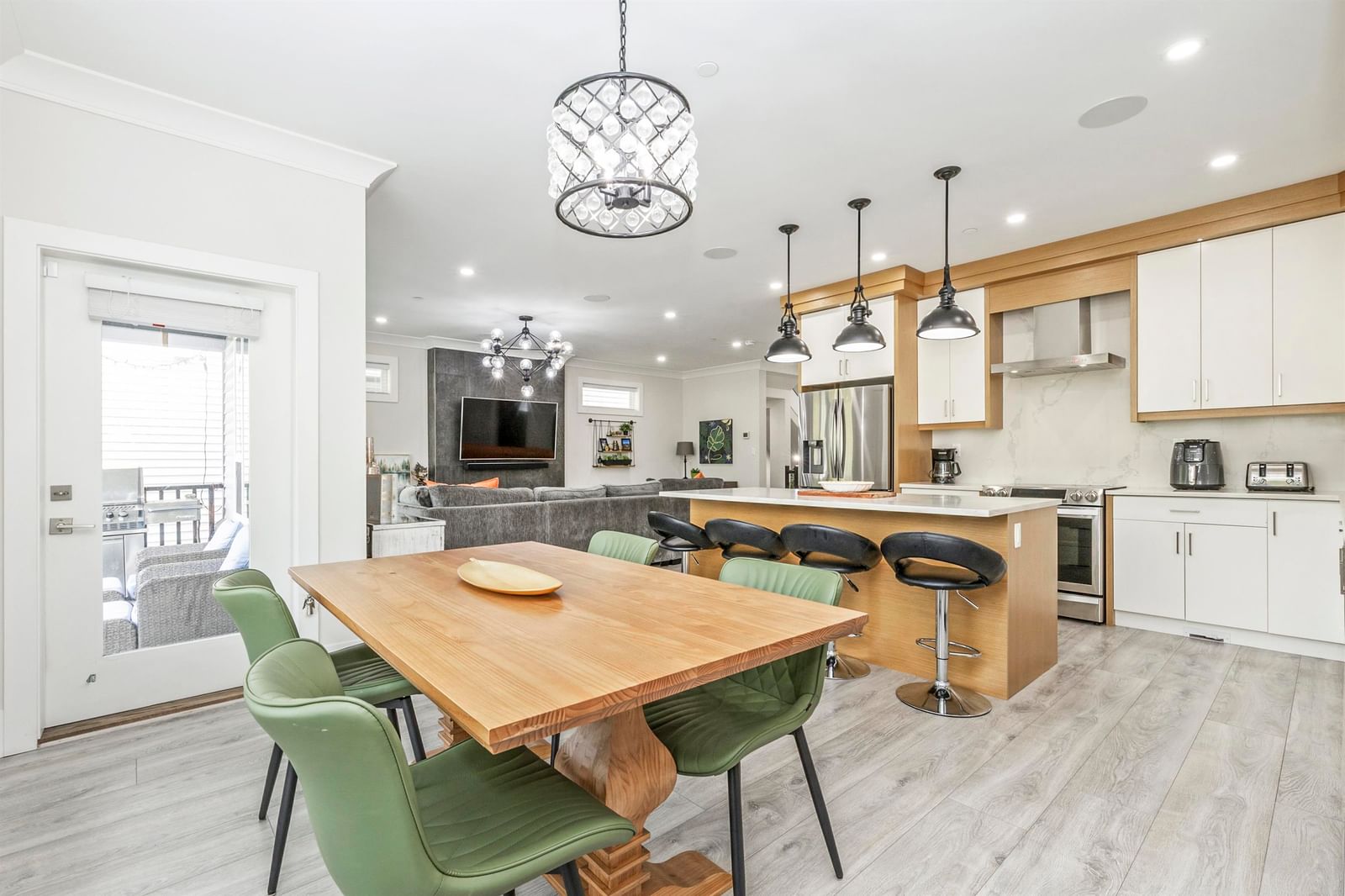 Listing Image 10